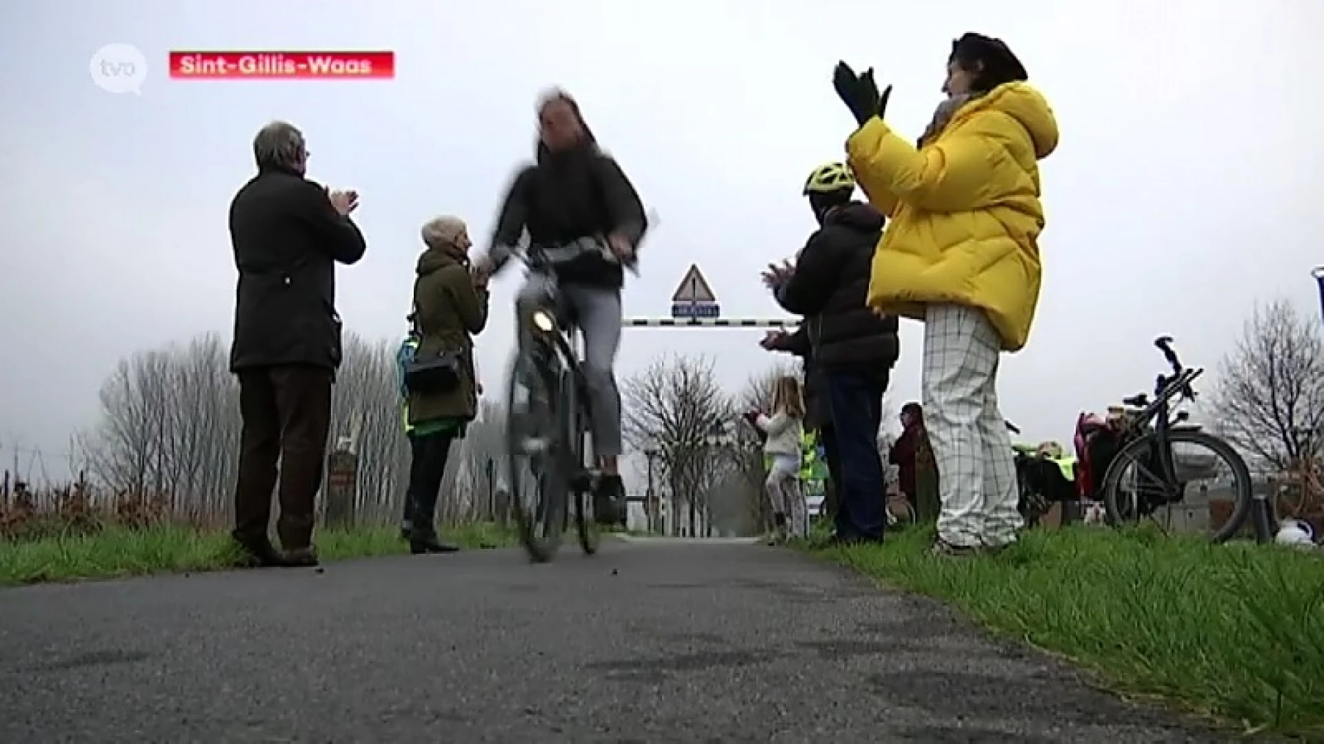 Fietsers beloond met applaus op kruispunten over het hele land