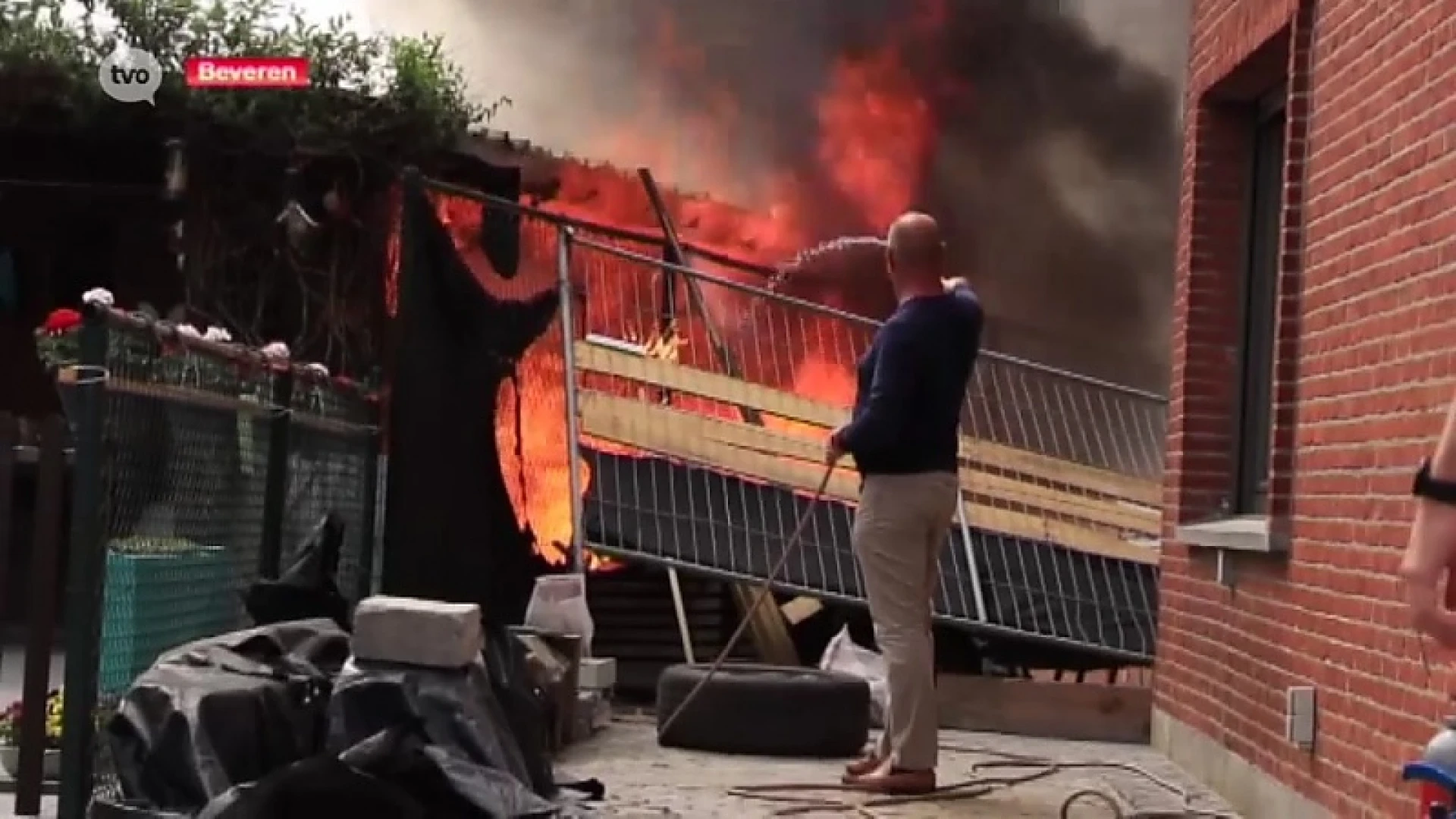 Beveren: Grote rookontwikkeling na brand in achterbouw van huis