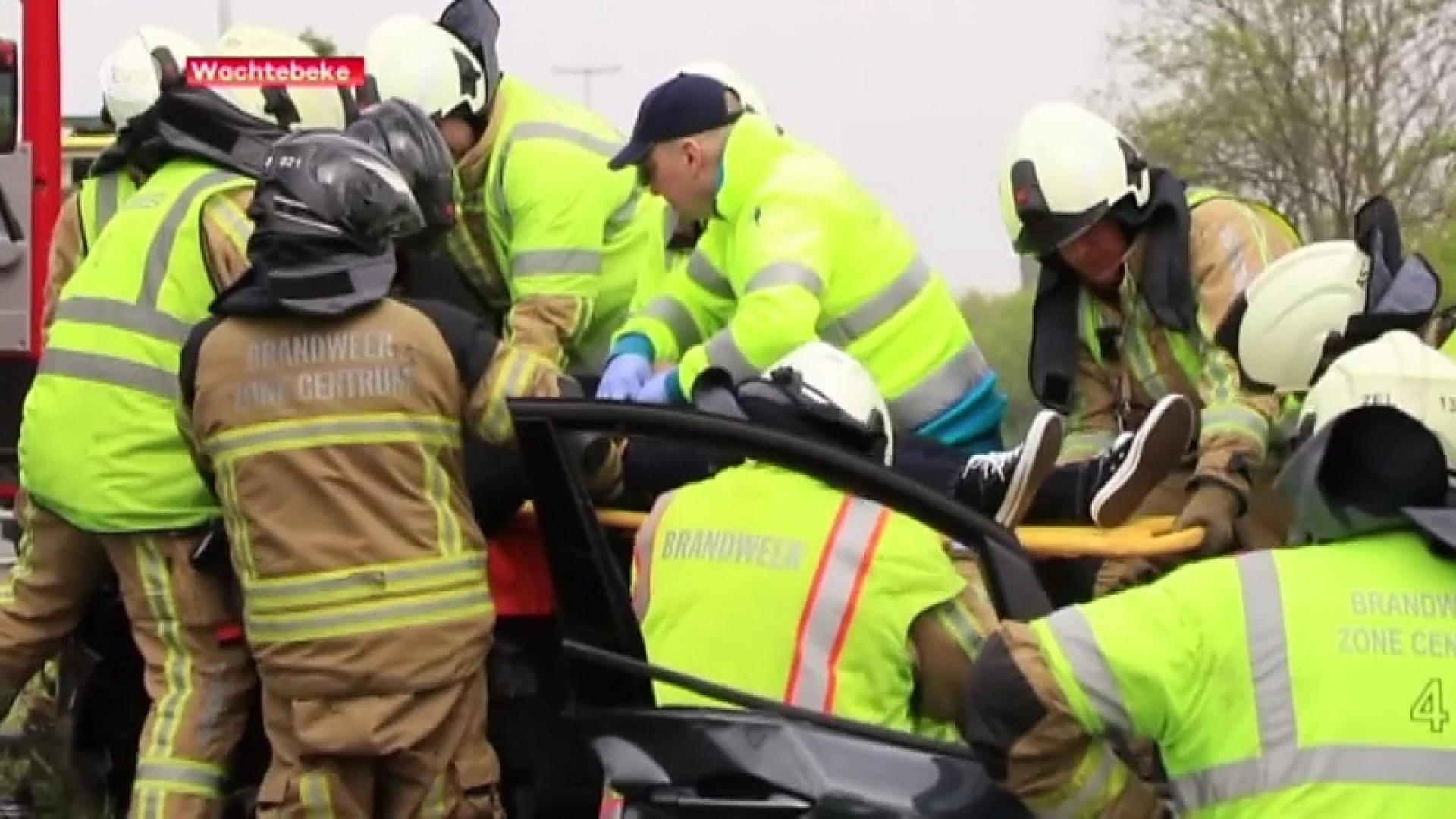 Gezin van vier gewond bij zware crash op E34 in Wachtebeke