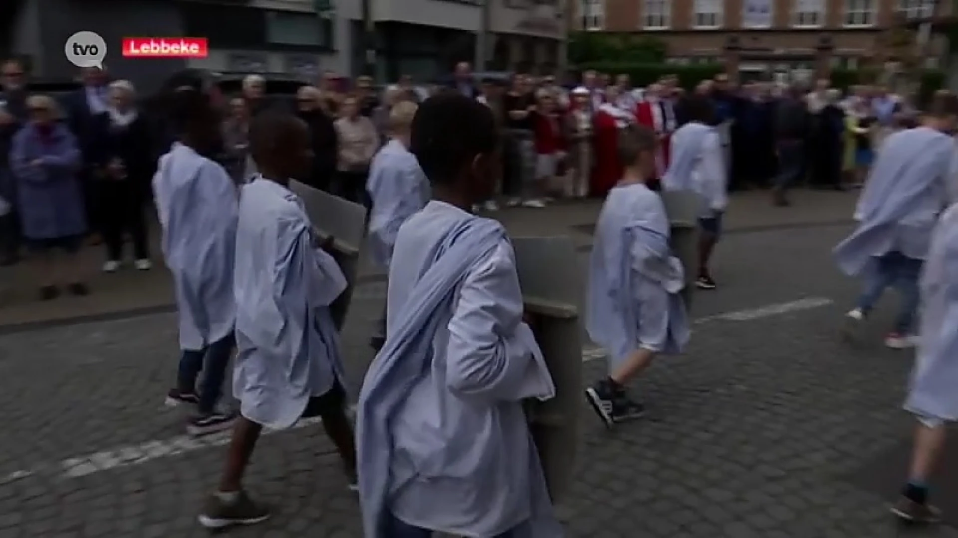 Mariaprocessie trekt door Lebbeke