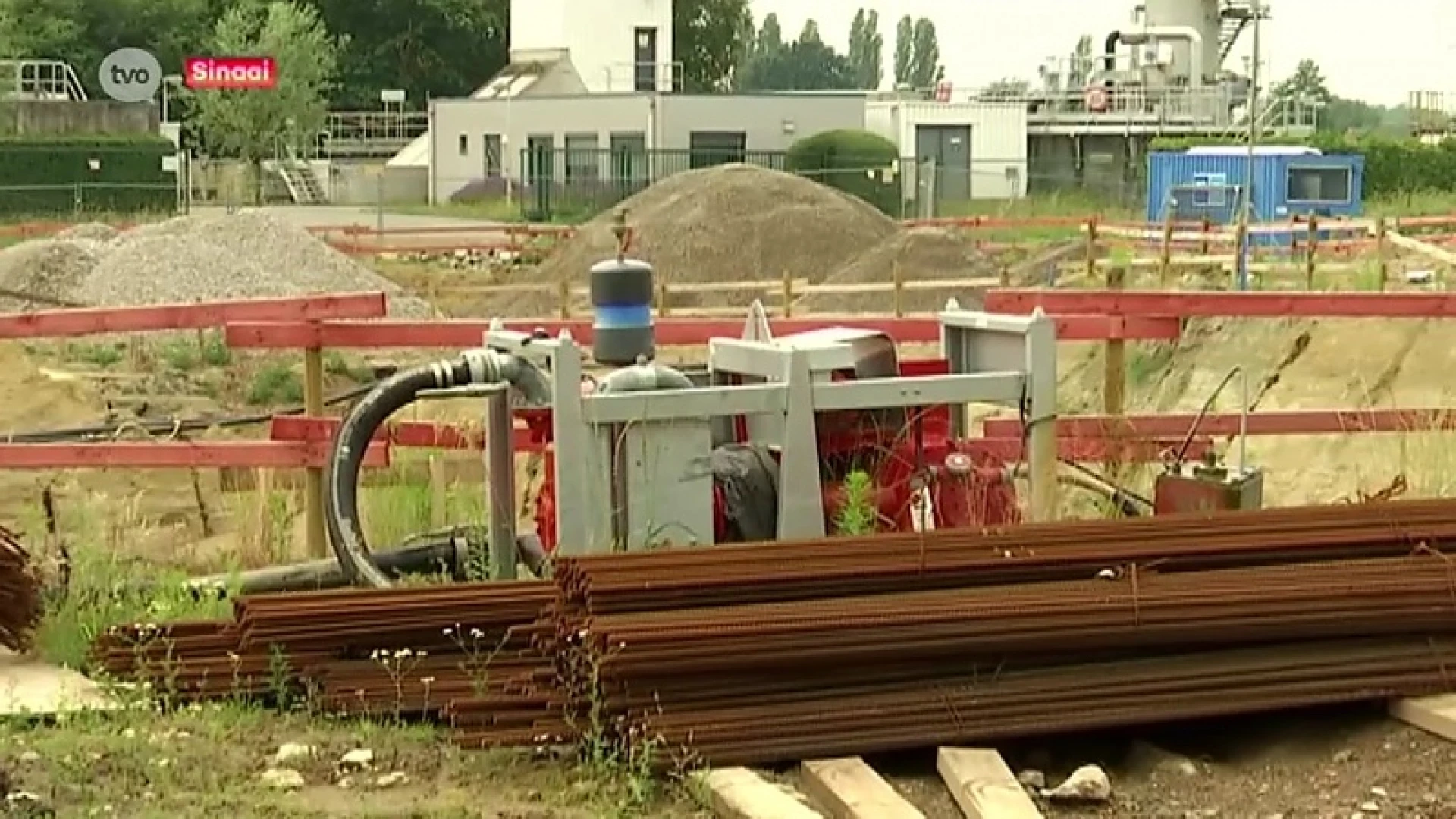 Werf naast boerderij in Sinaai ligt stil, maar pompen blijven draaien: "Dieren krijgen geen minuut rust"