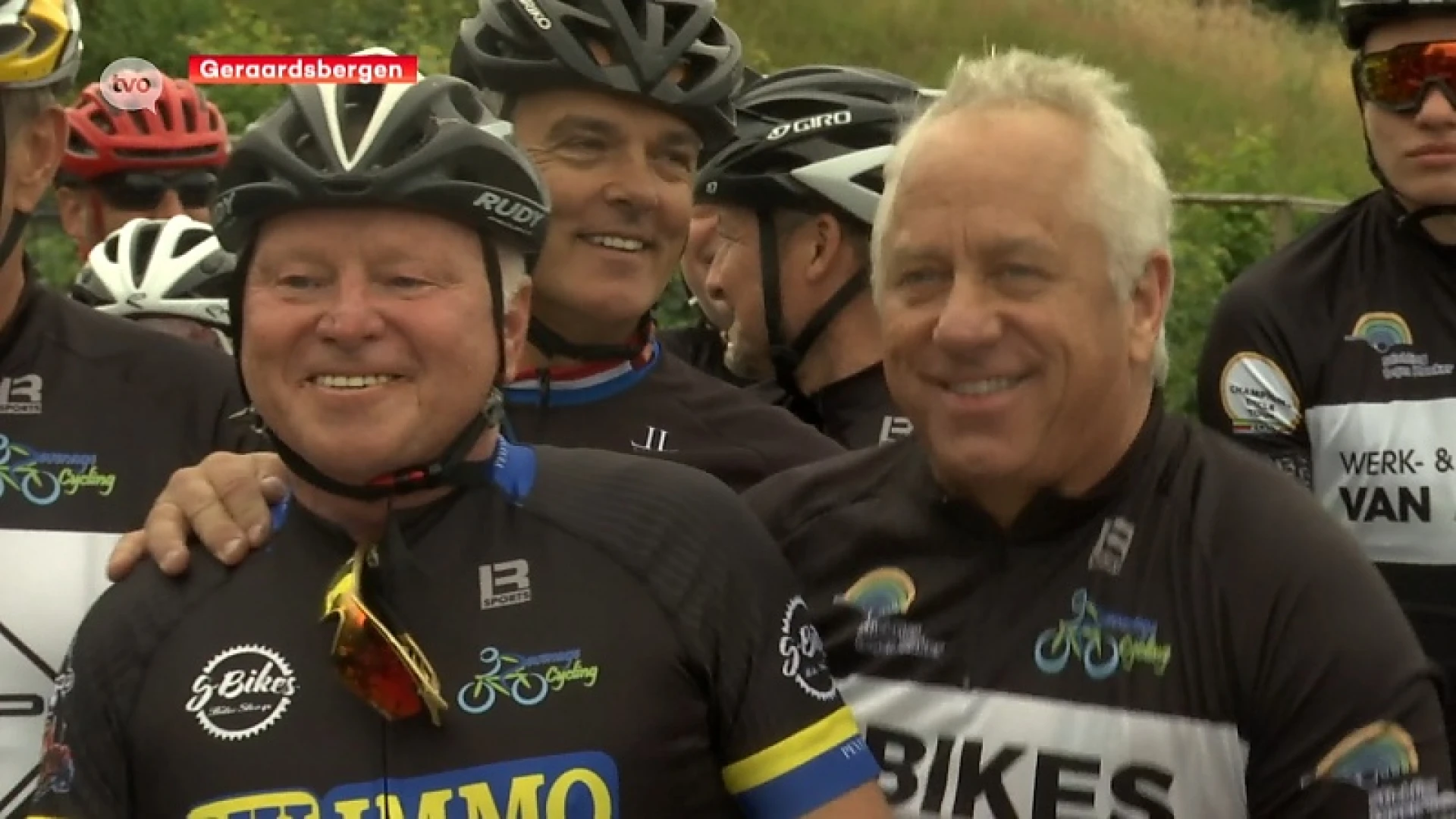 Meer dan twintig wielervedetten aan de start van de Champions Cycle Tour in Geraardsbergen