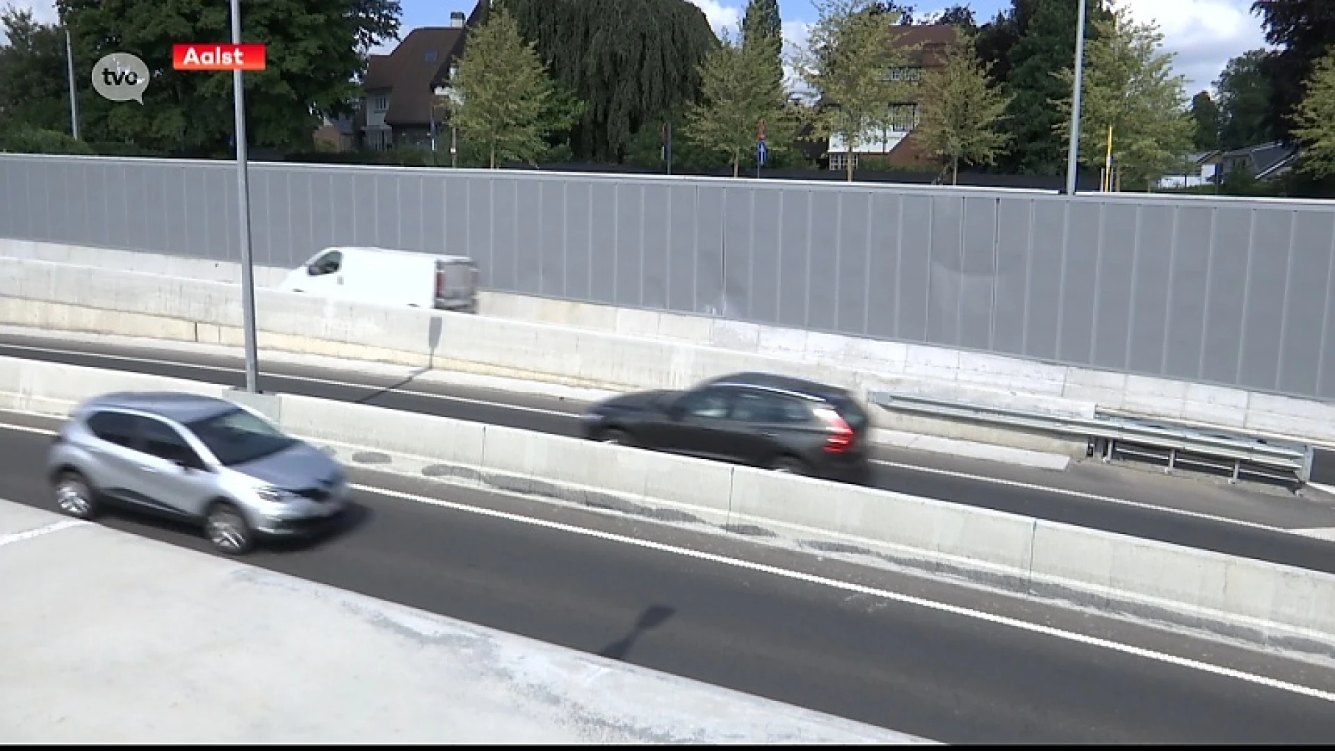 Nieuwe tunnel ringweg Aalst beschadigd; politie doet oproep naar dader