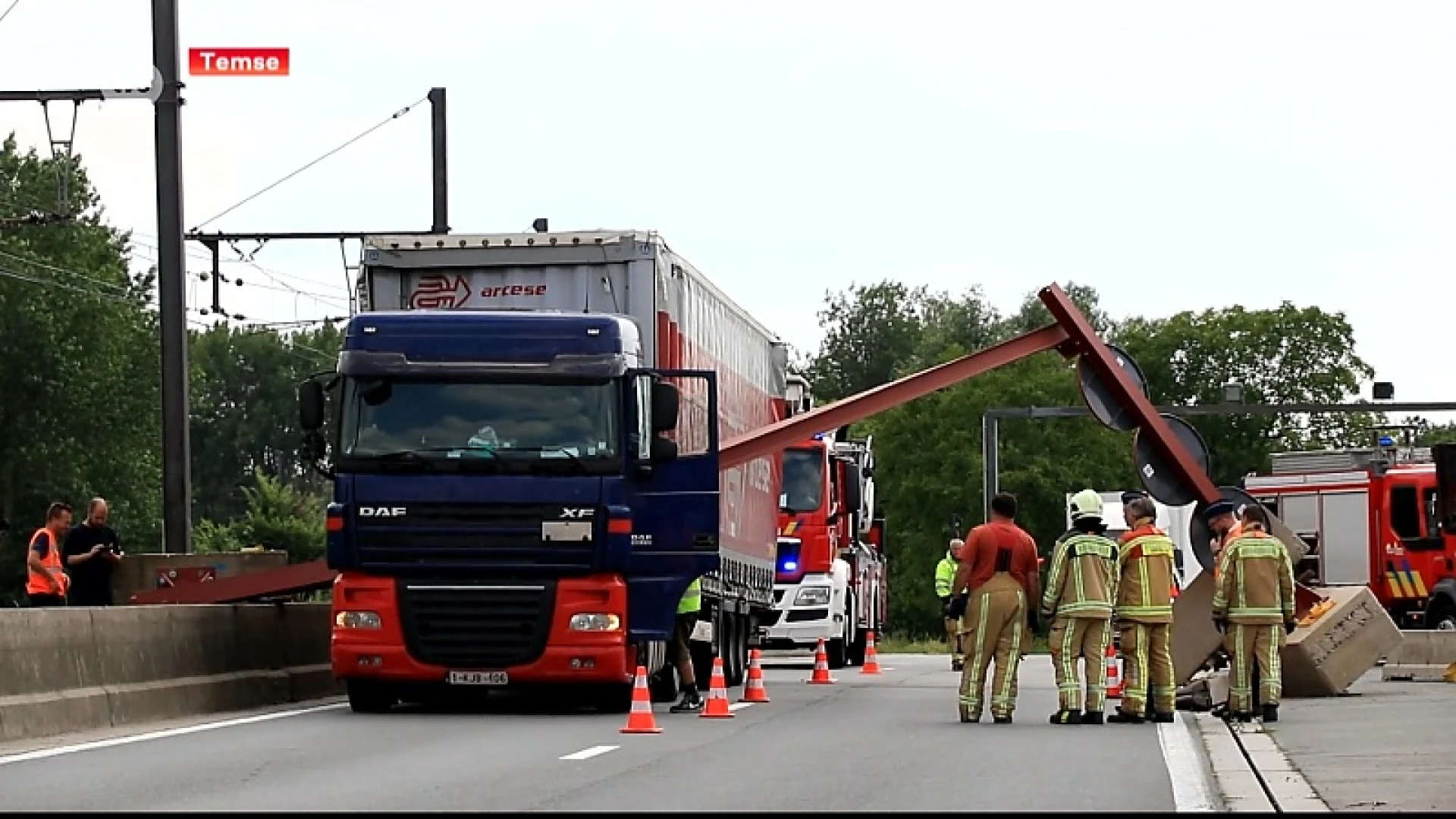 Extra hoogteportaal voor Scheldebrug Bornem-Temse