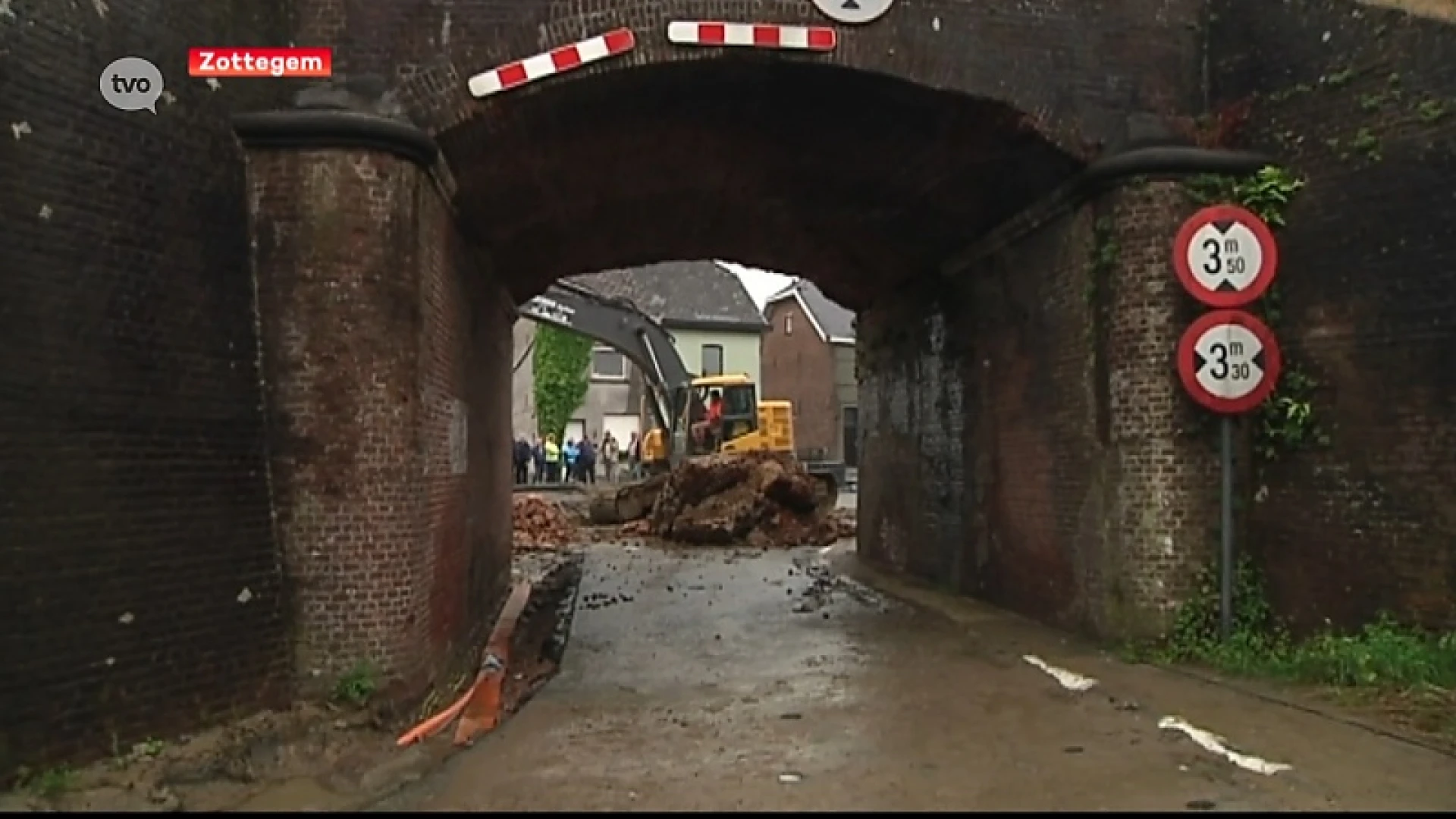 Oude spoorwegbrug Erwetegemstraat Zottegem wordt fietstunnel