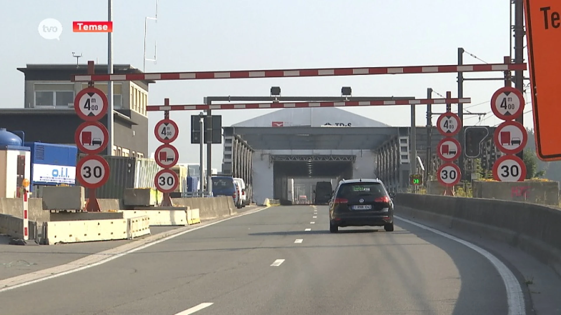 Tweede portiek aan Scheldebrug geplaatst in Temse