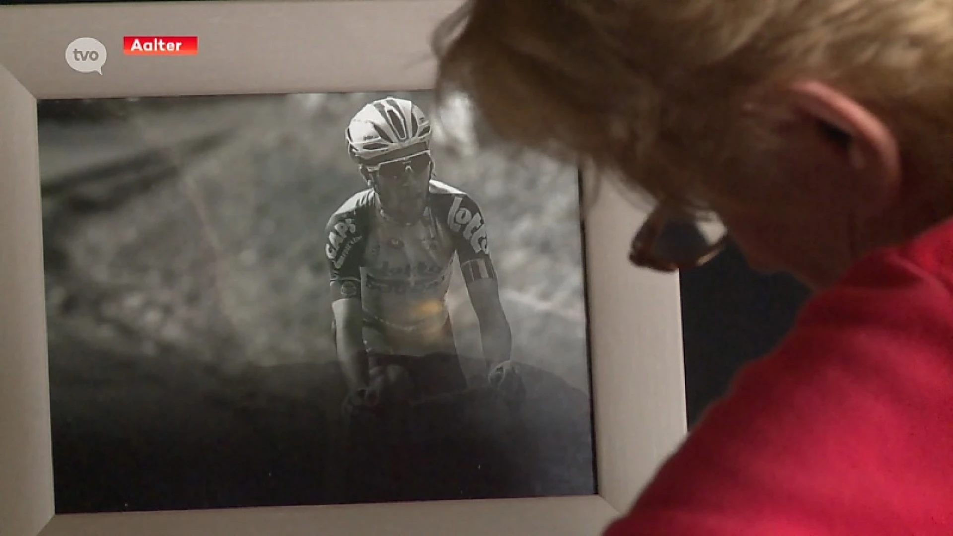 Hoofdafbeelding voor artikel Aanschuiven om rouwregister…