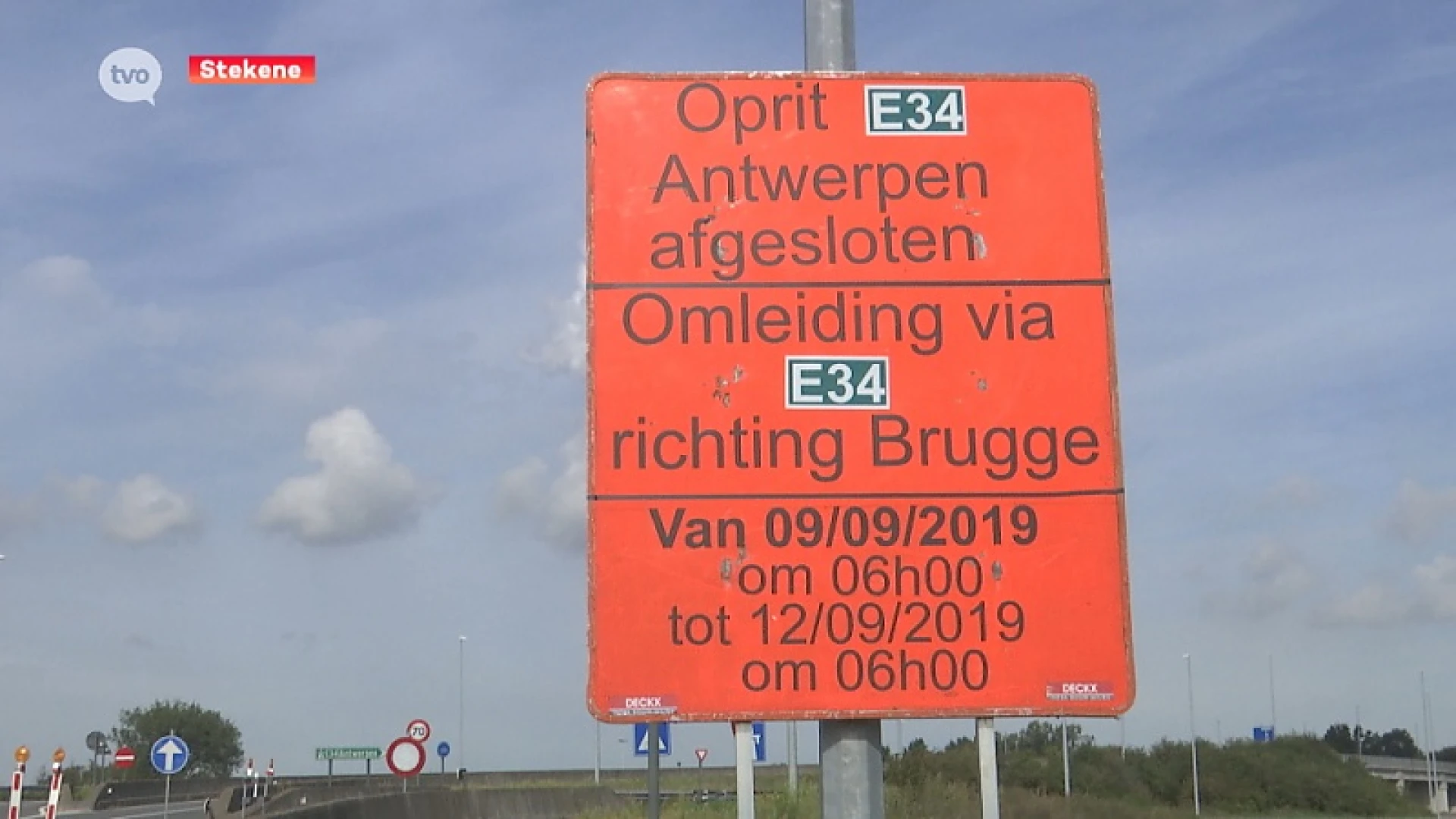 Werken aan wegdek E34 Moerbeke - Stekene in de richting van Antwerpen