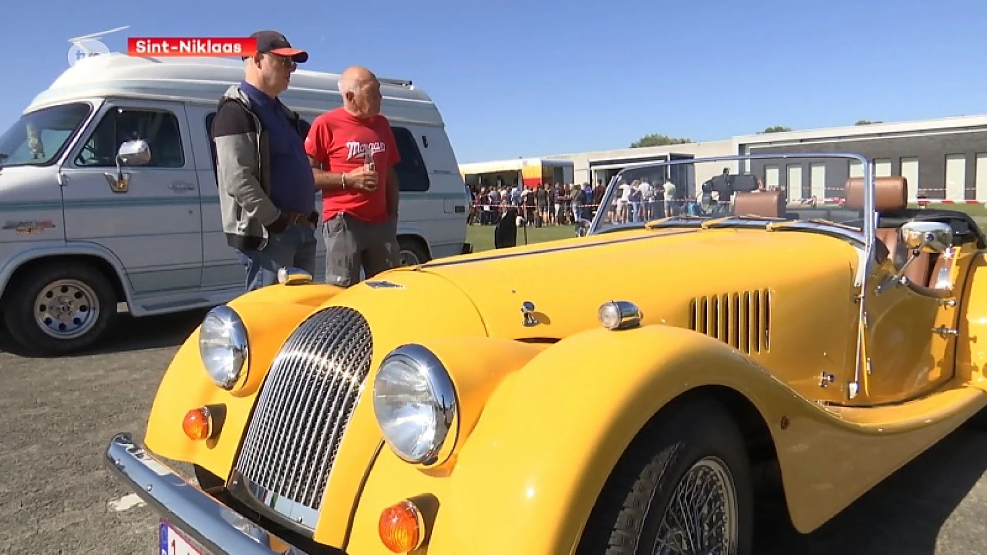 Eigenaars oldtimers voeren massaal protest in Sint-Niklaas