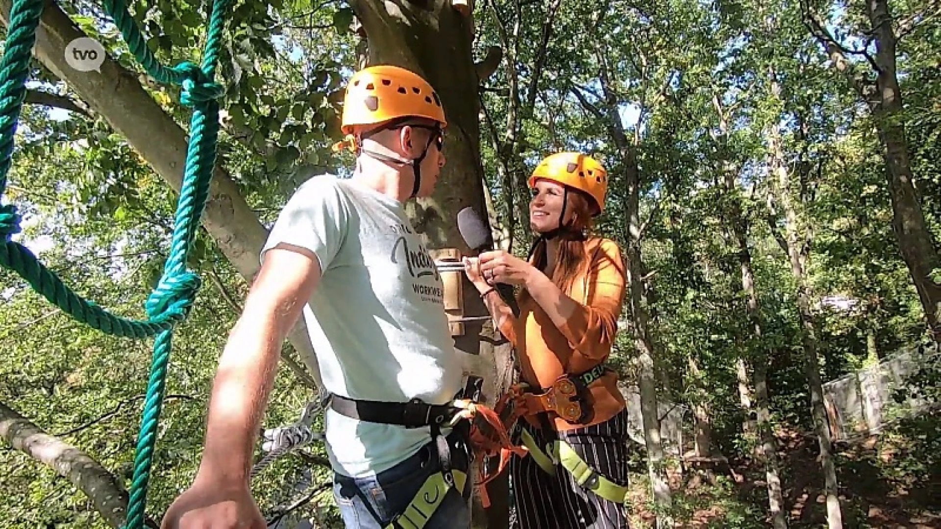 In De Buurt - Patrick en Mariska op huwelijksreis in de bomen