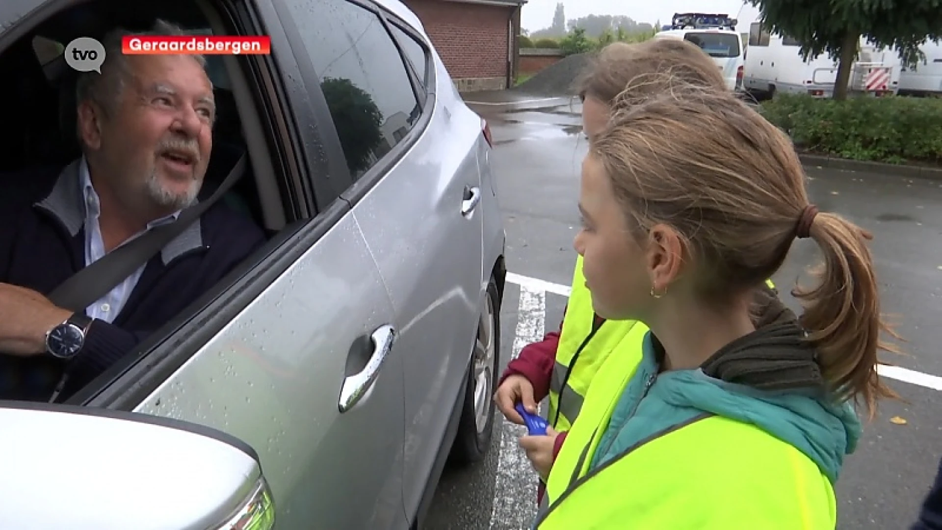 Zo kan het ook: Kinderen belonen flinke chauffeurs tijdens flitsmarathon in Geraardsbergen