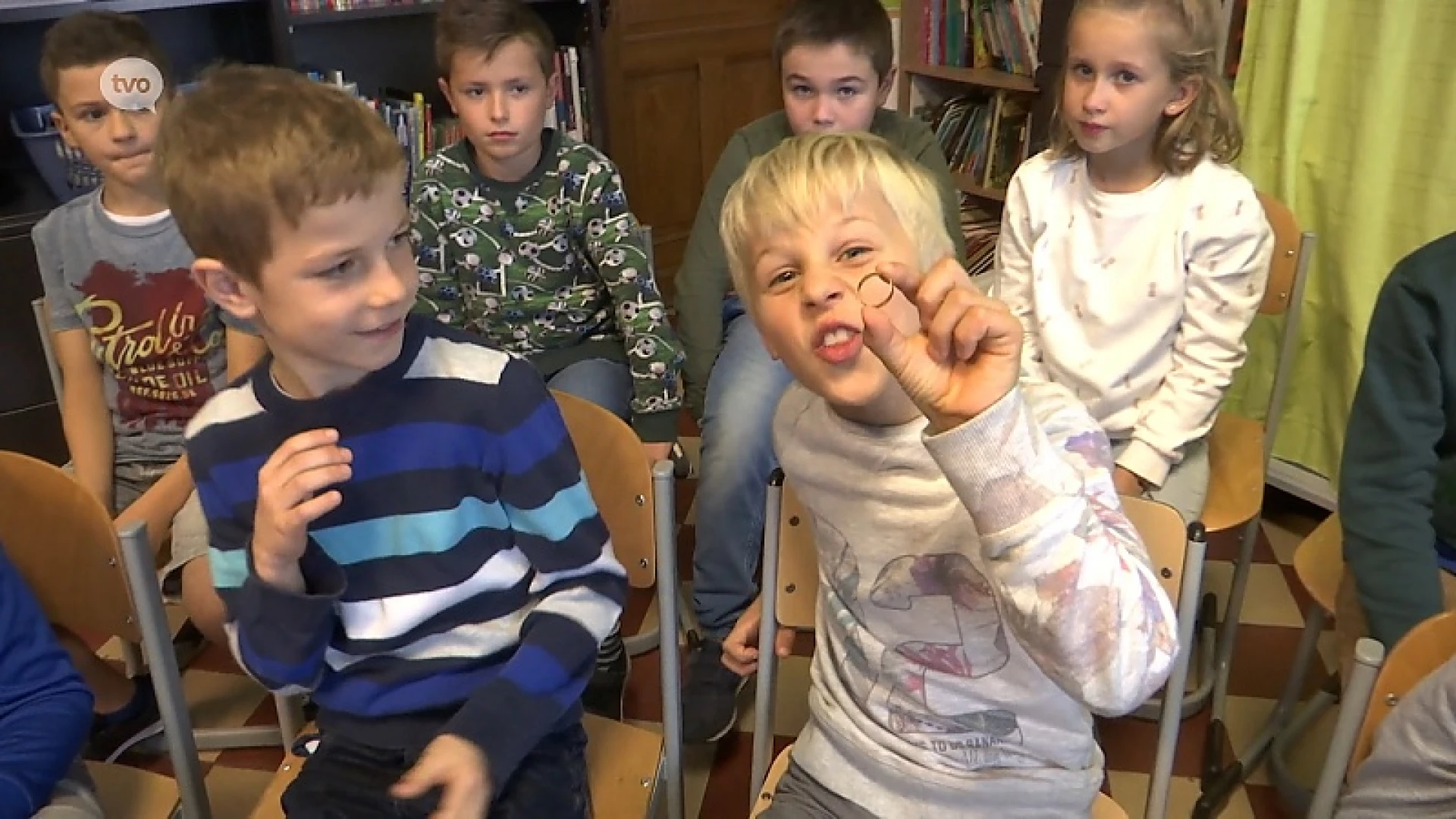 Klasje uit Kastel vindt ring terug die 17 jaar geleden (!) zoek geraakte