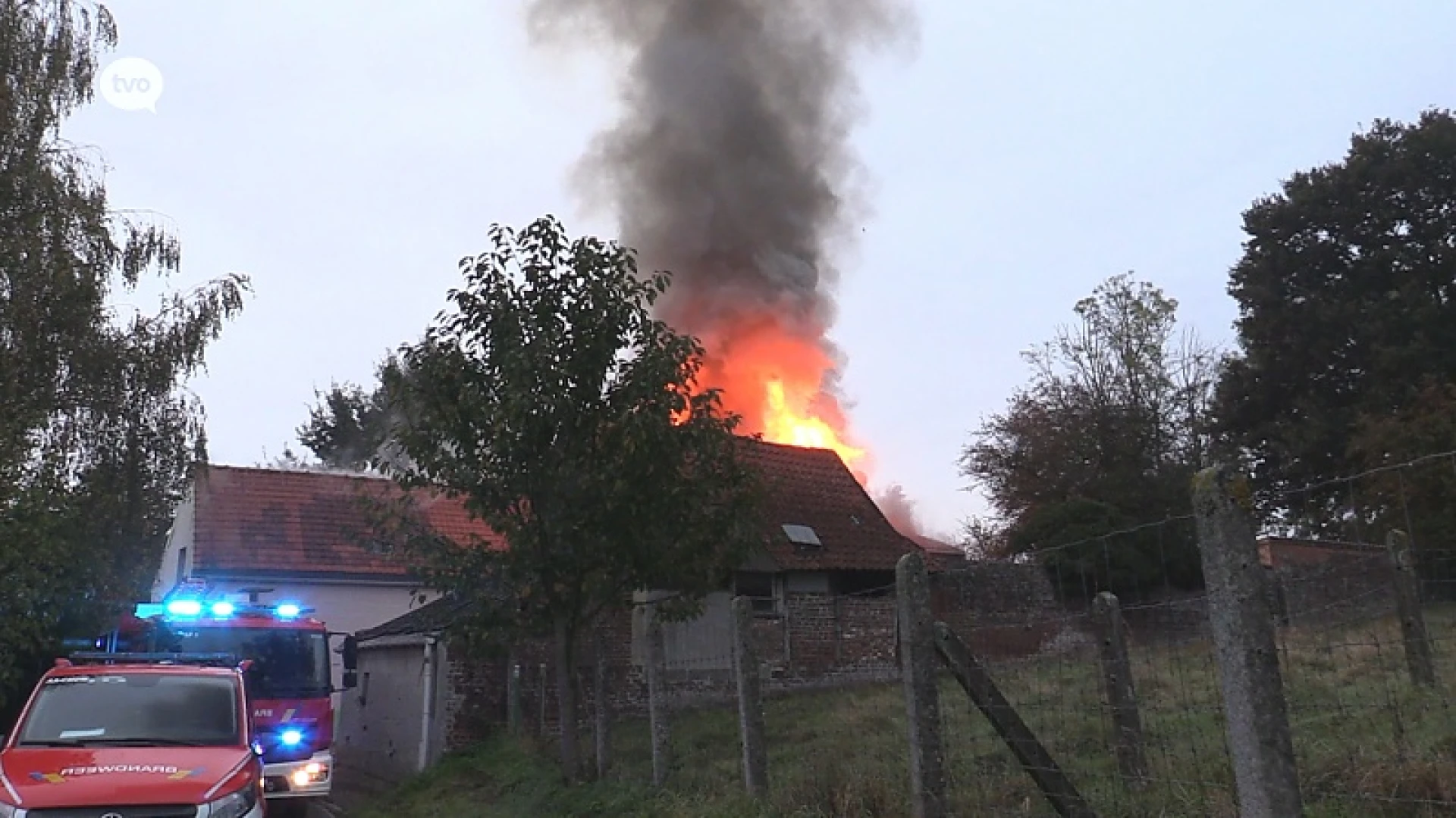 Zware brand in Aspelare, bewoner verwondt agent en is opgepakt