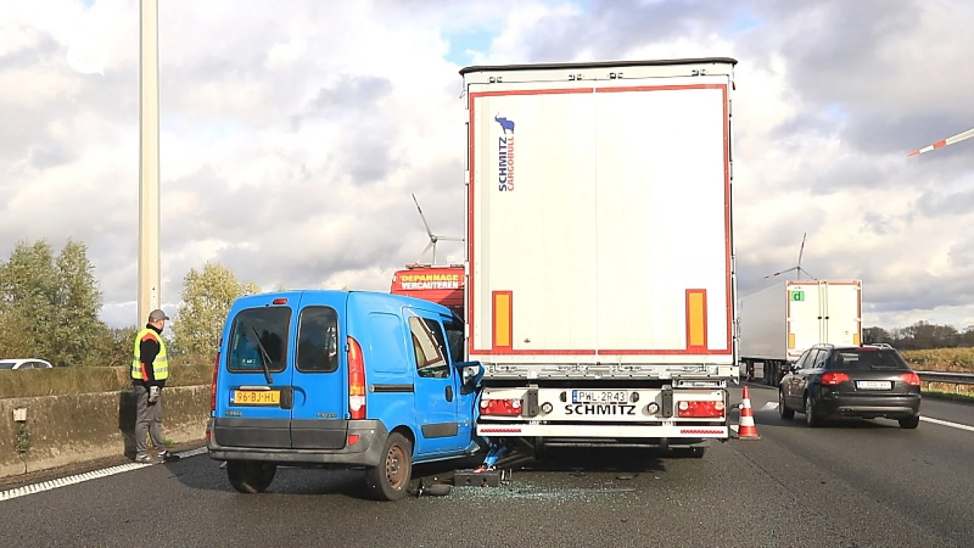 Bestuurder zwaargewond na ongeval op E17 in Haasdonk