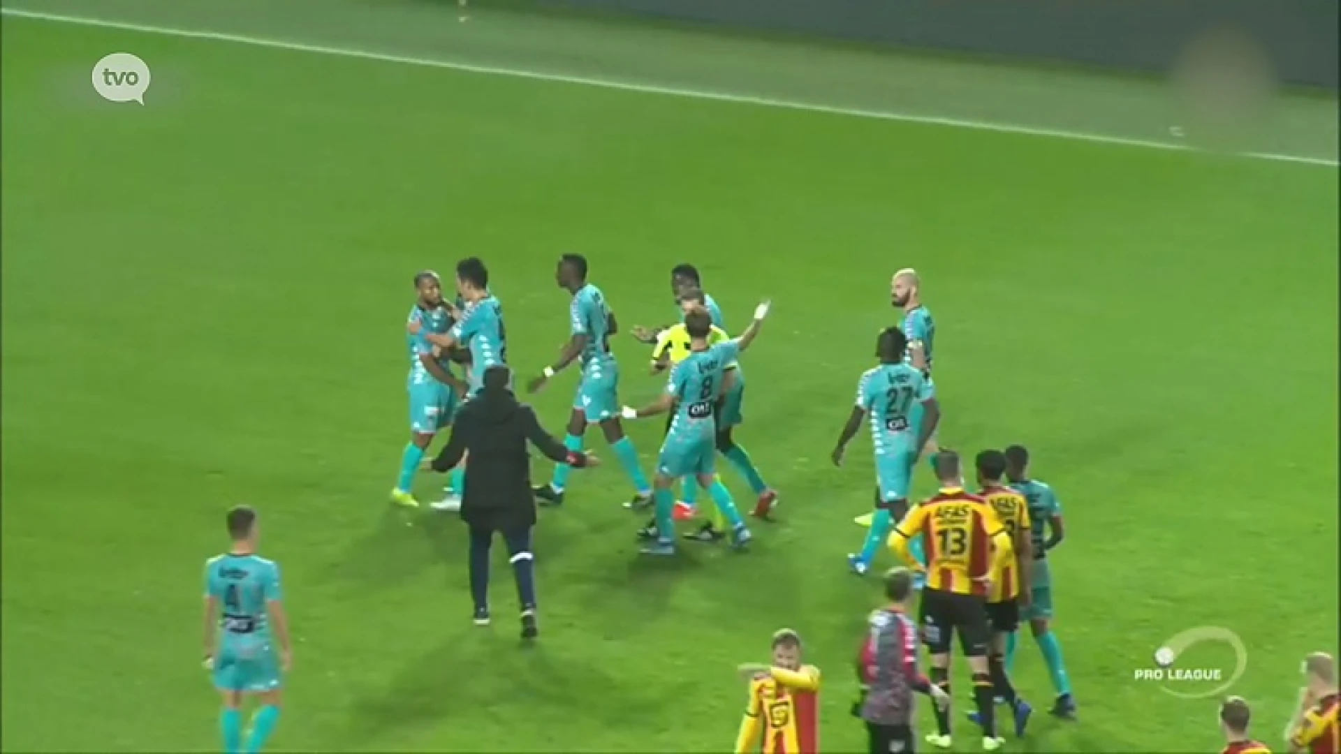 Hoofdafbeelding voor artikel Pro League wil racisme definitief…