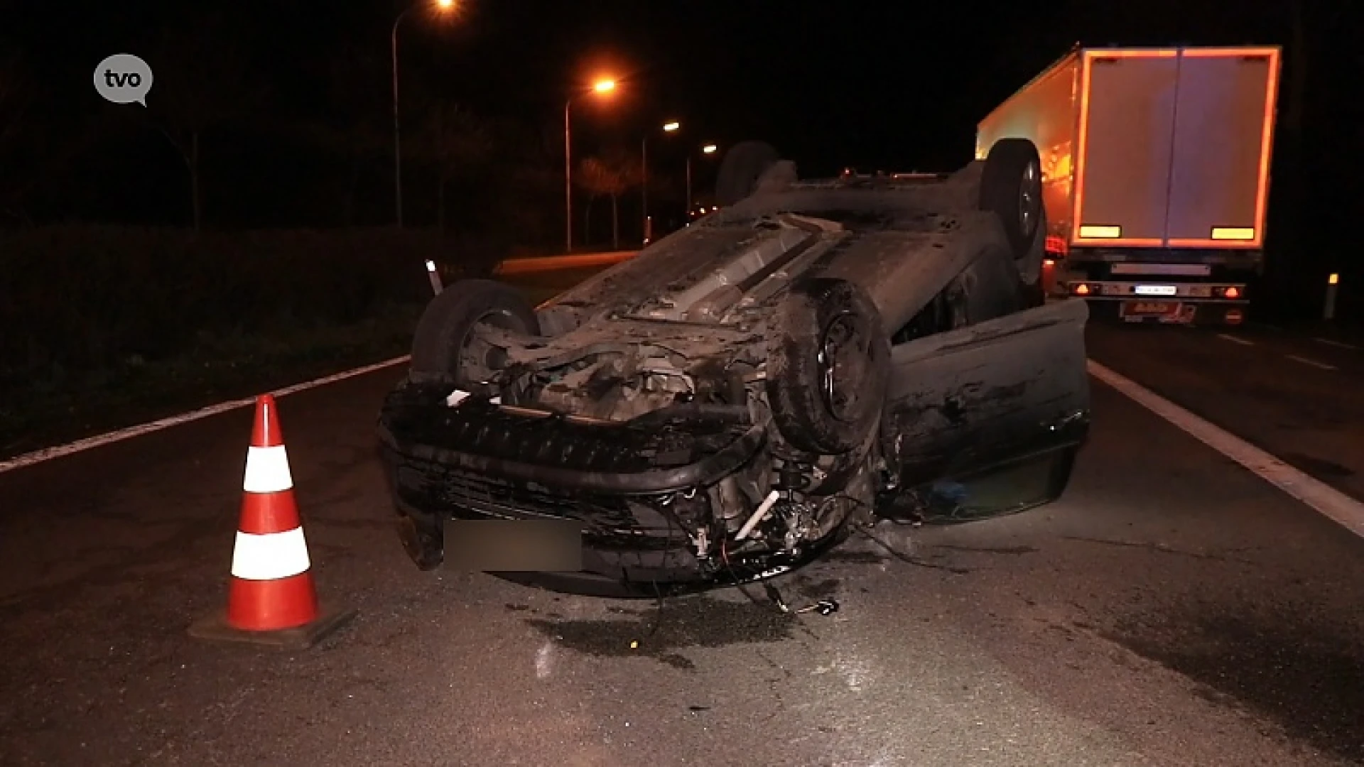 Auto over de kop op Europalaan in Zele