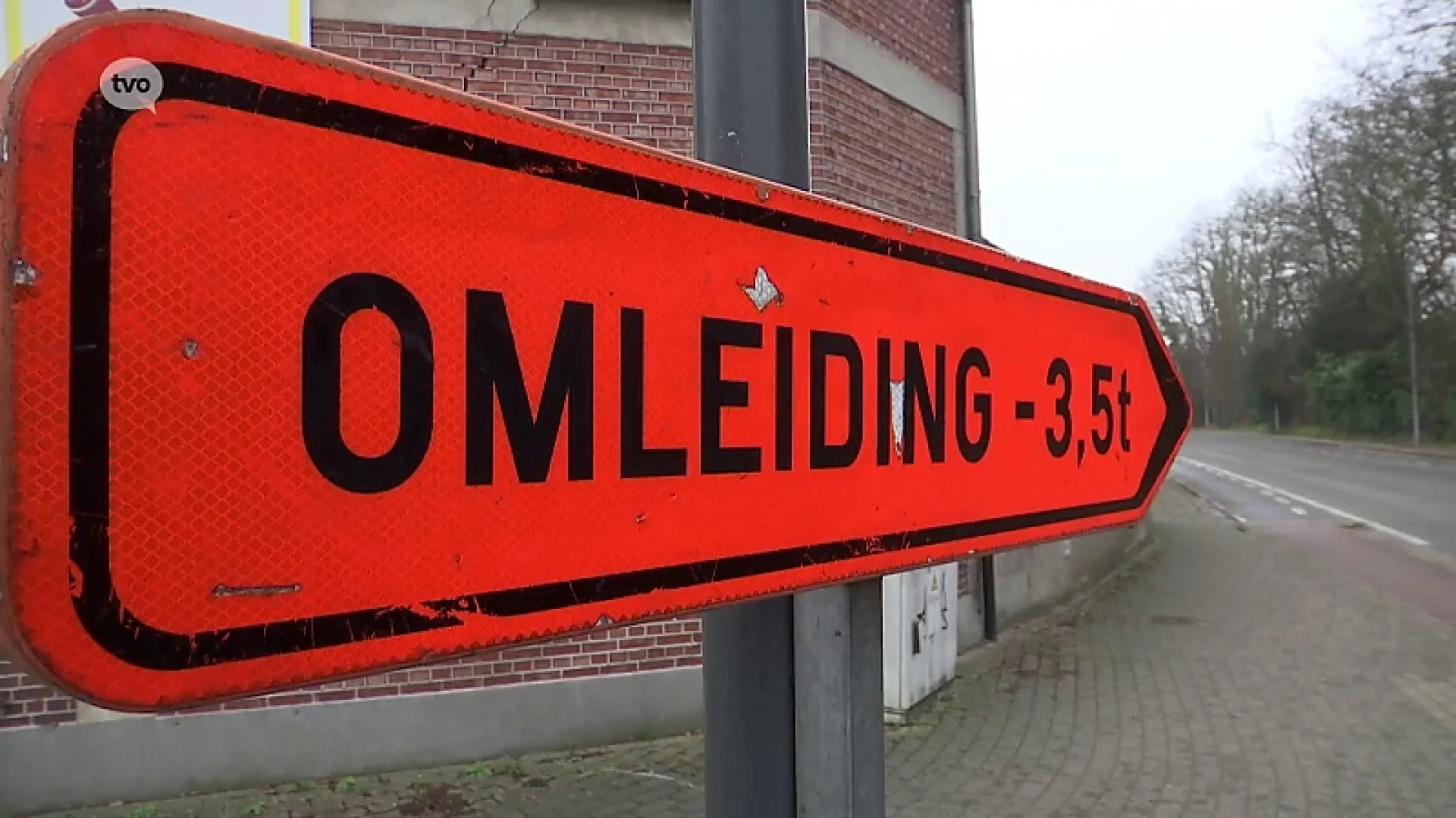 Ondanks verbod scheurt zwaar verkeer door Grembergse Leugestraat