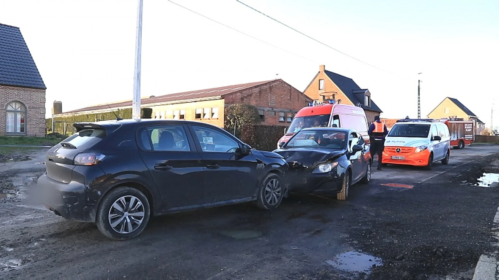 Onderzoek naar mogelijk opzettelijke frontale aanrijding in Belsele