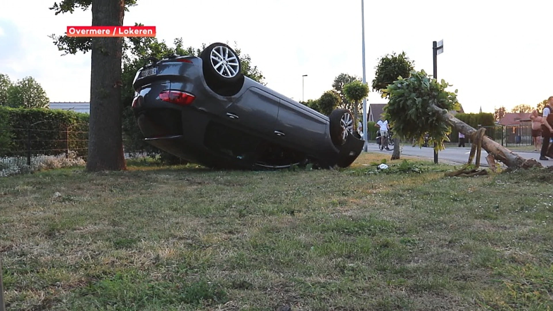 Achtervolging door politie Lokeren eindigt met crash in Overmere