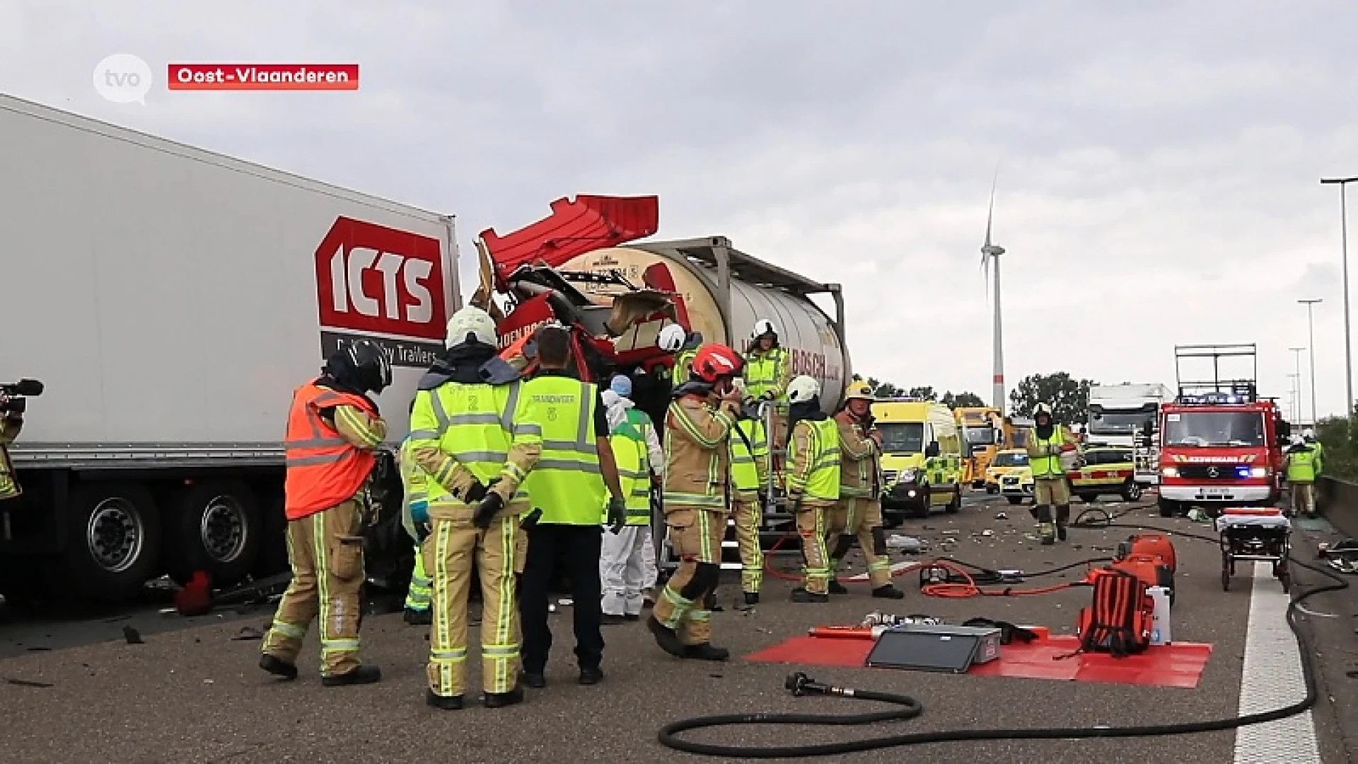 Opnieuw dodelijk ongeval met vrachtwagens in staart van file op E17