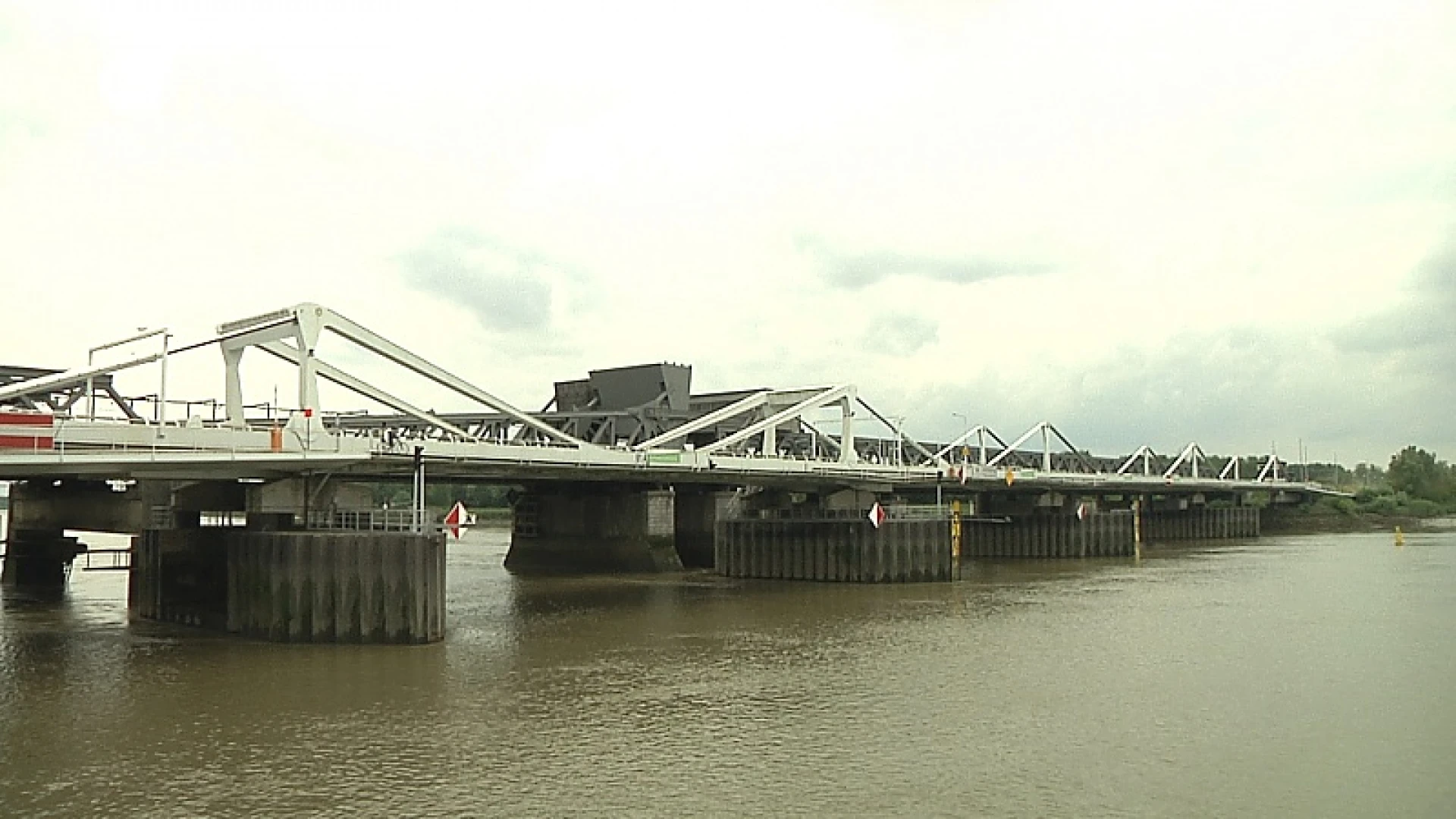 Nieuwe Scheldebrug afgesloten na panne, herstellingswerken zijn gebeurd
