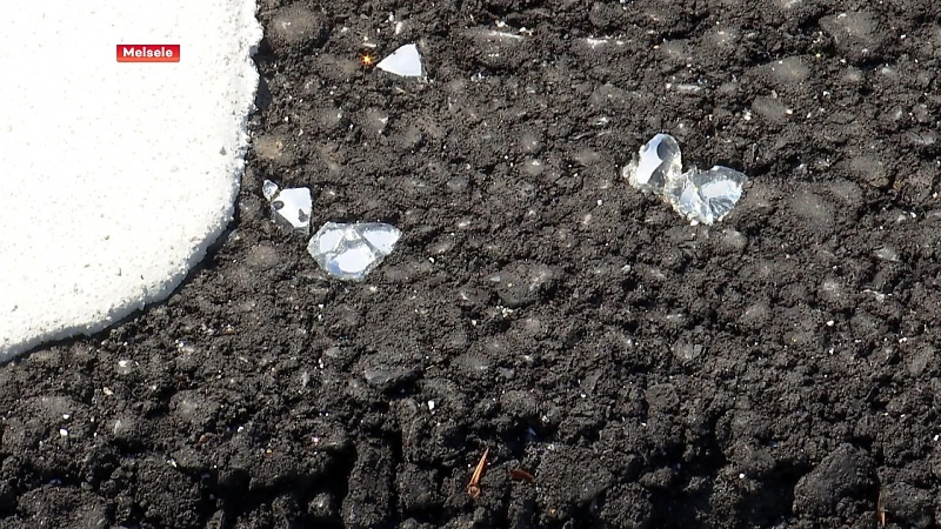 Spiegelasfalt in Melsele, gemalen glas voor veiliger verkeer