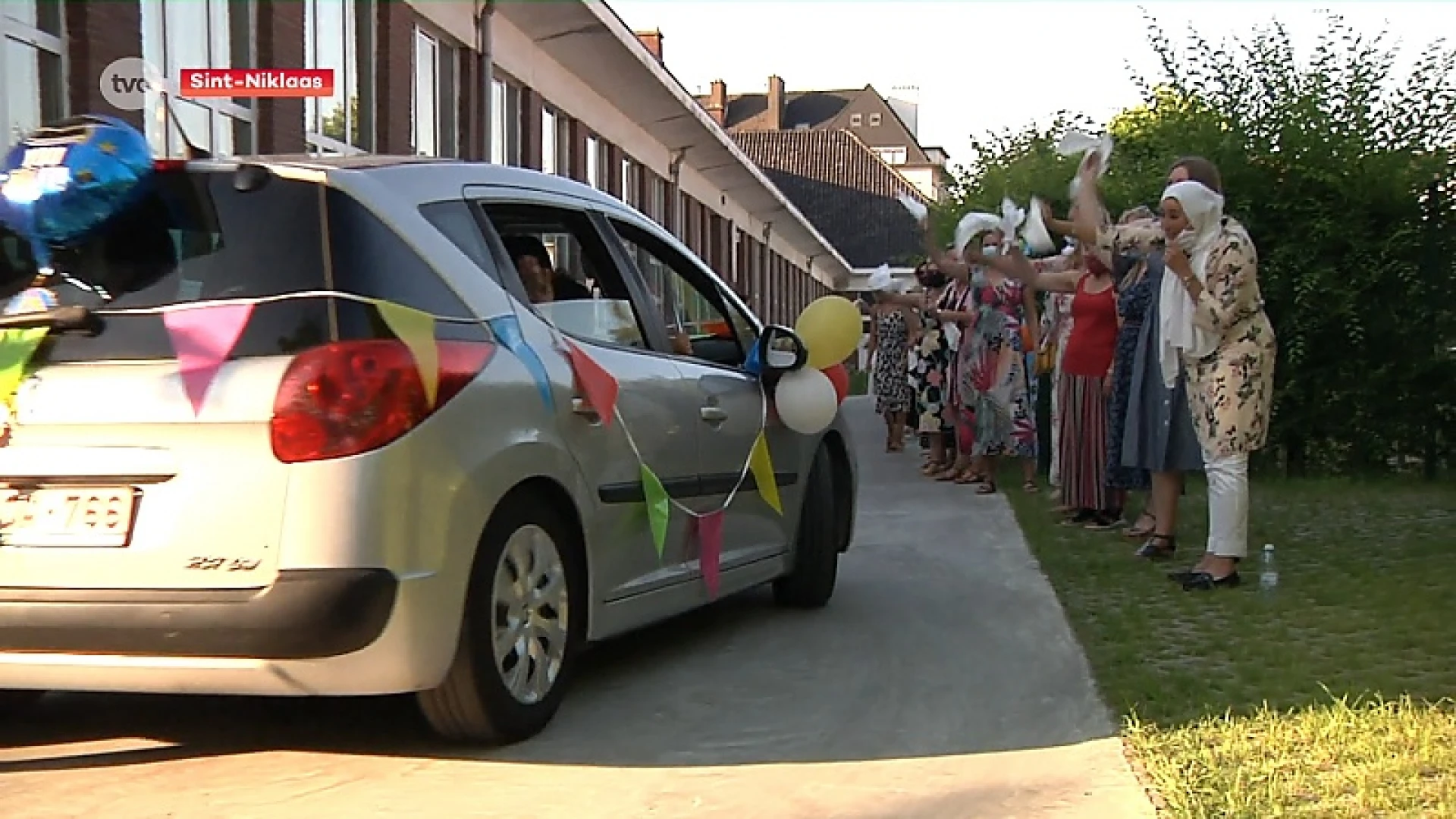 Haal je diploma af aan de drive-in!