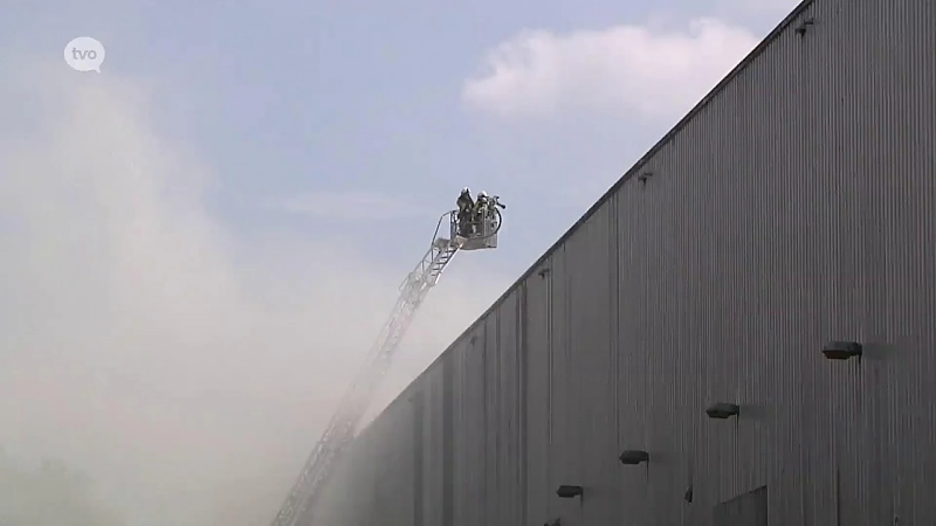 Hevige brand bij afvalverwerkend bedrijf Lokeren Recycling