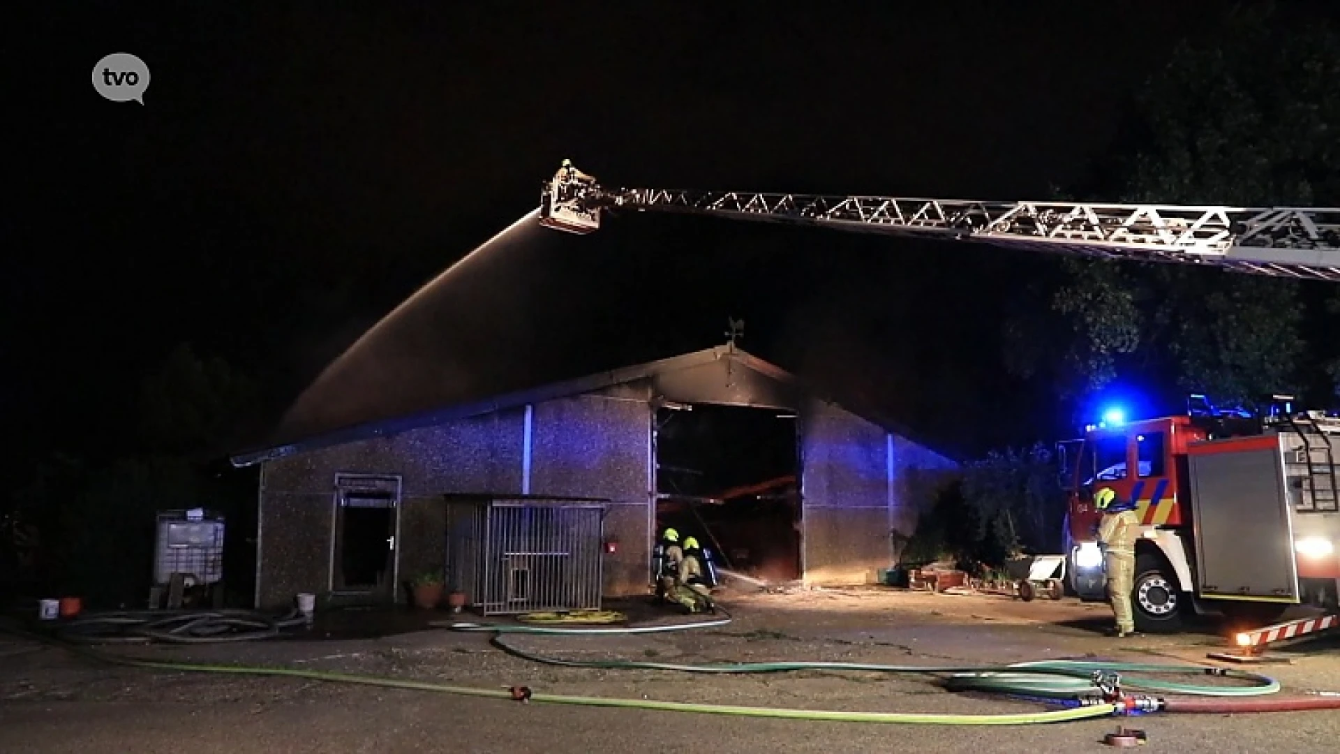 Vrasene: uitslaande brand legt landbouwloods in de as