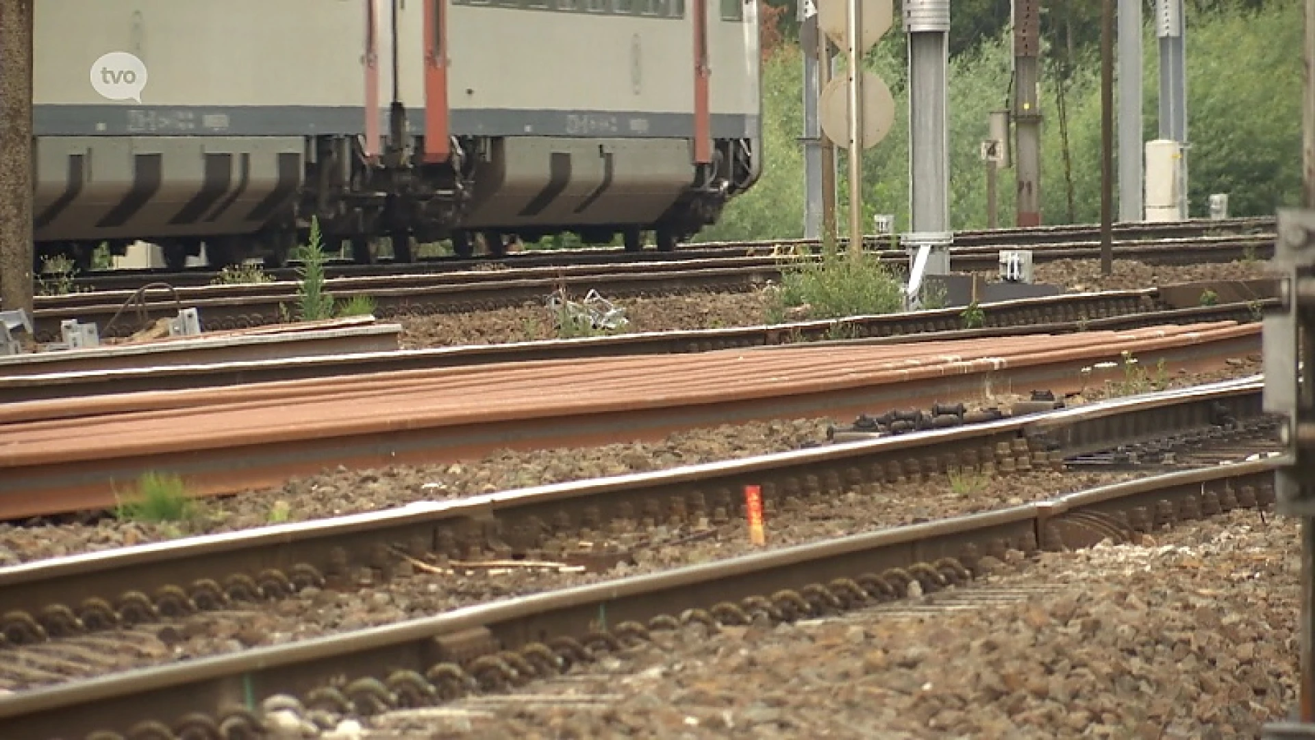 Infrabel werkt maand lang aan station Denderleeuw