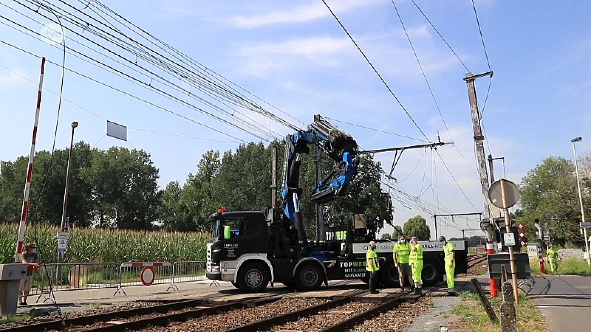 Vrachtwagen rukt bovenleiding af: geen treinverkeer tussen Sint-Niklaas en Antwerpen