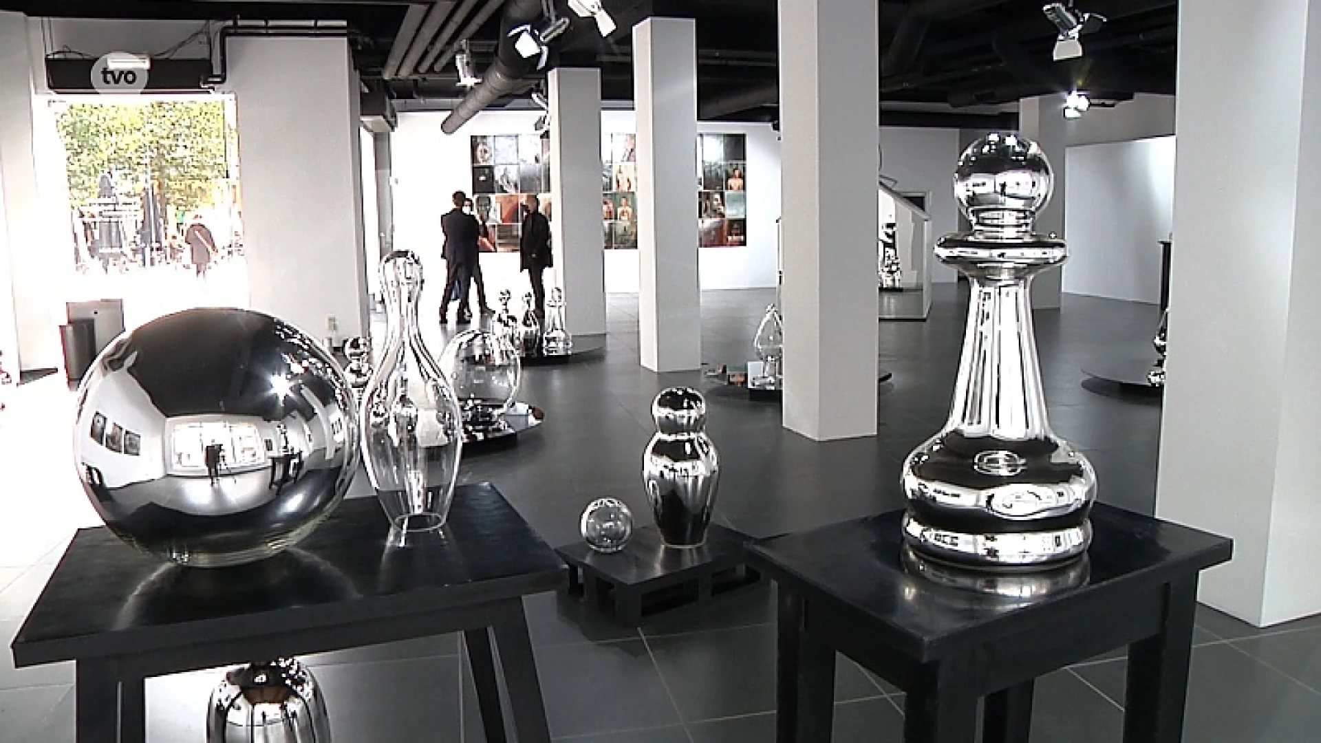 Lokale schilder en glaskunstenaar stellen tentoon in Aalst: "Reflections of Memory"