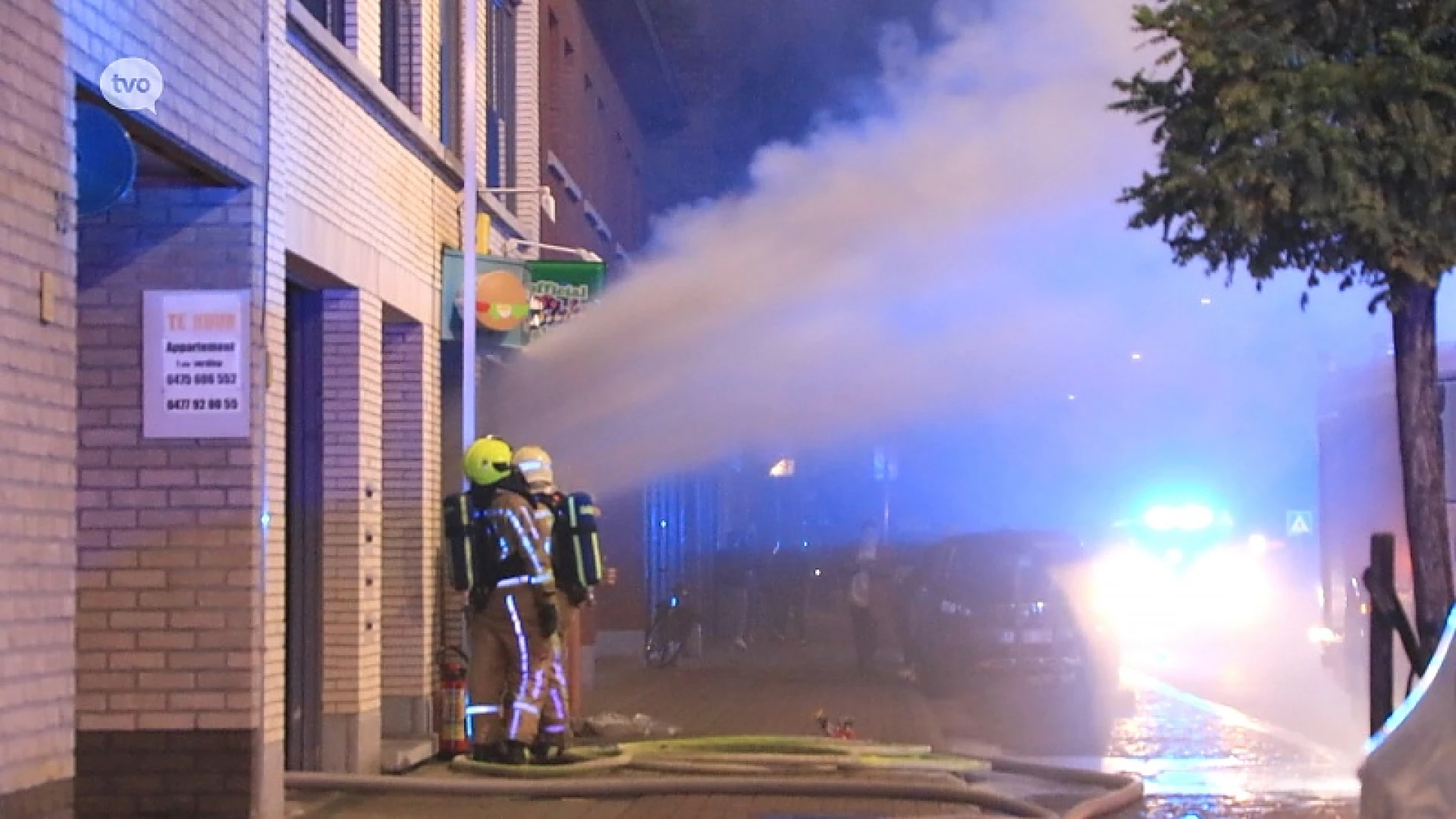 Korte, hevige brand vernielt frituur in Vrasene