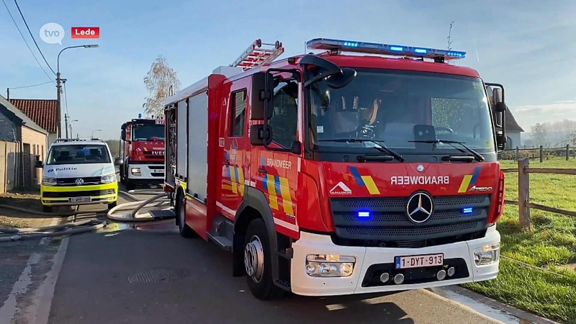 Tina redt bejaarde man uit brandende boerderij