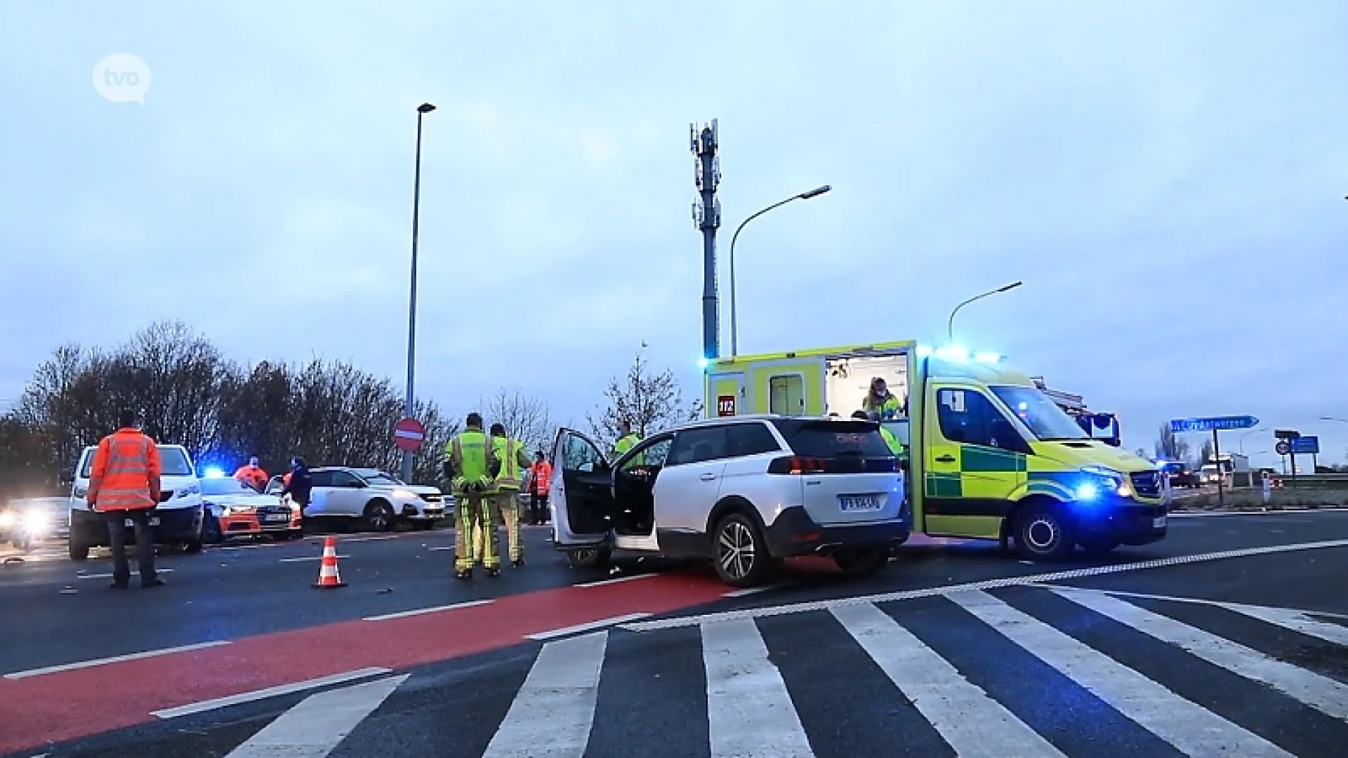 Achtervolging door politie eindigt met botsing op afrit E17 in Haasdonk