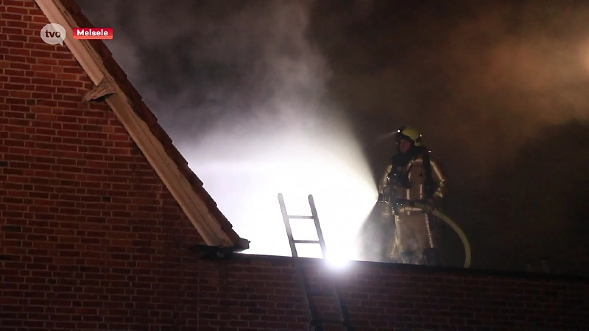 Melsele: Uitslaande woningbrand richt flink wat schade aan in Dweerse Kromstraat