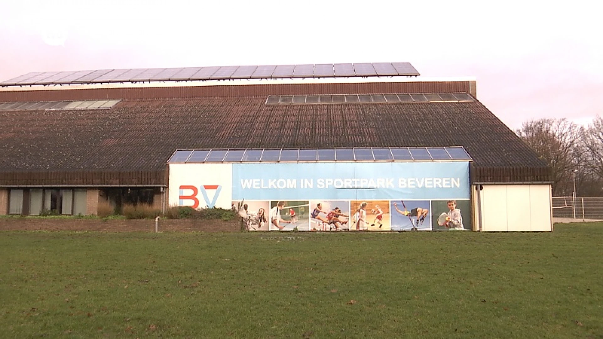 Burgemeester Beveren schuift sporthal naar voor als vaccinatiecentrum voor noorden van het Waasland