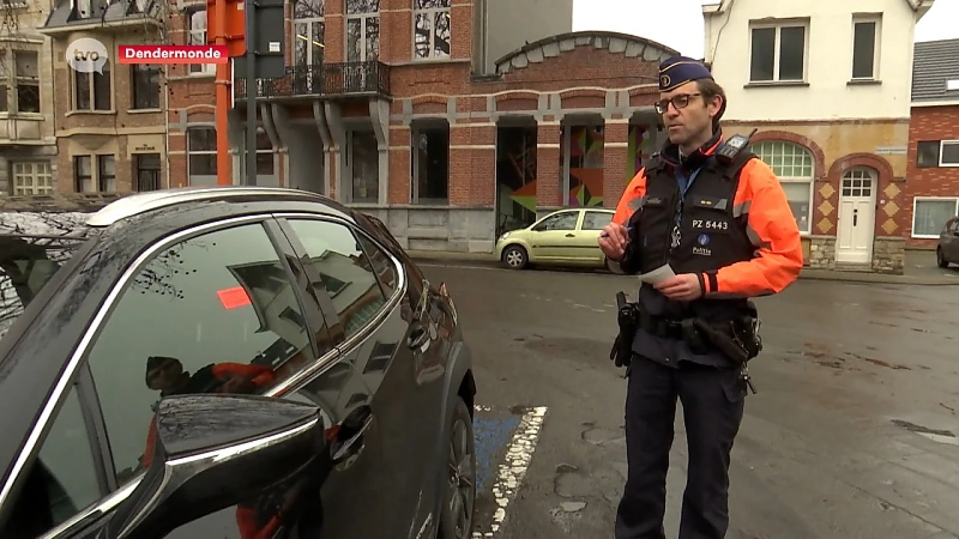 Voortaan gele en rode stickers voor foutparkeerders in Dendermonde
