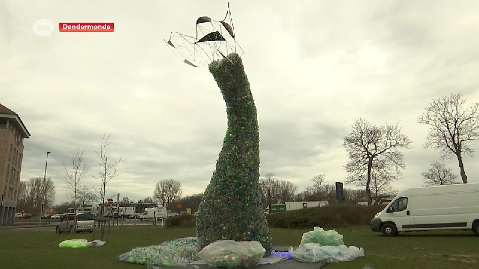 Reusachtige walvis uit petflessen krijgt plaats aan Groene Dender