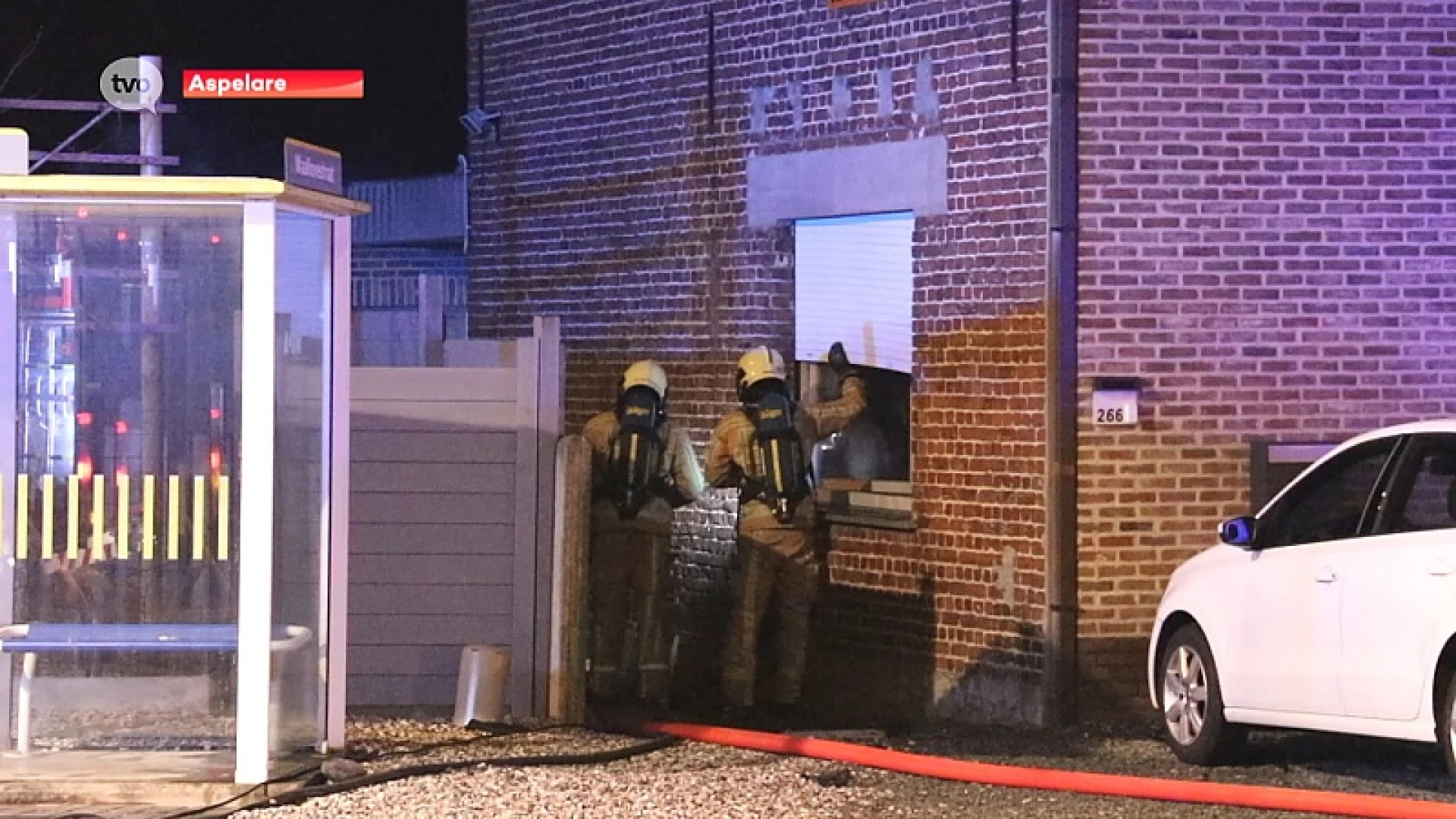 Twee mensen naar het ziekenhuis na woningbrand in Aspelare