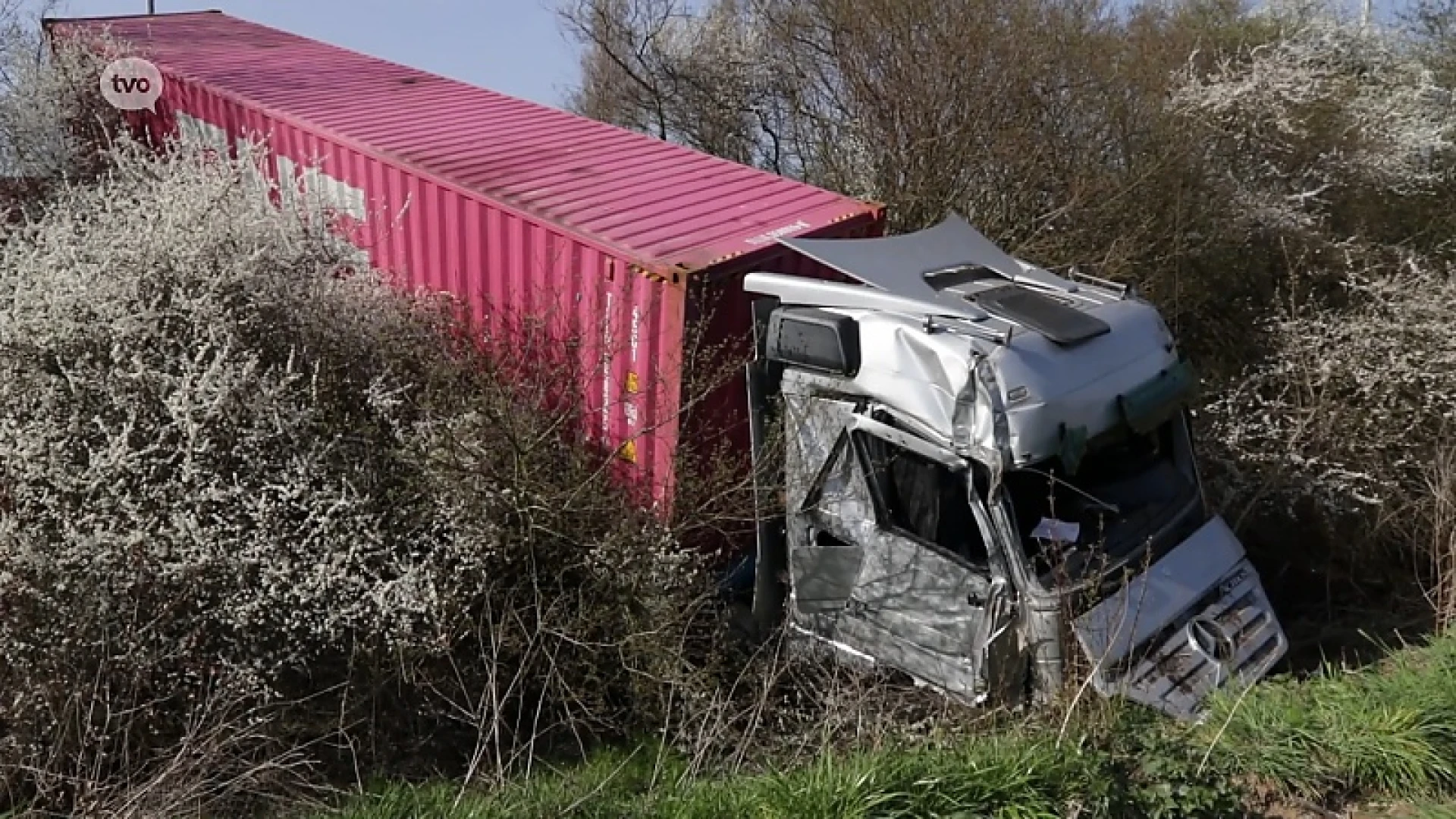 Trucker rijdt in op file op E17, lichtgewond maar wel veel verkeershinder