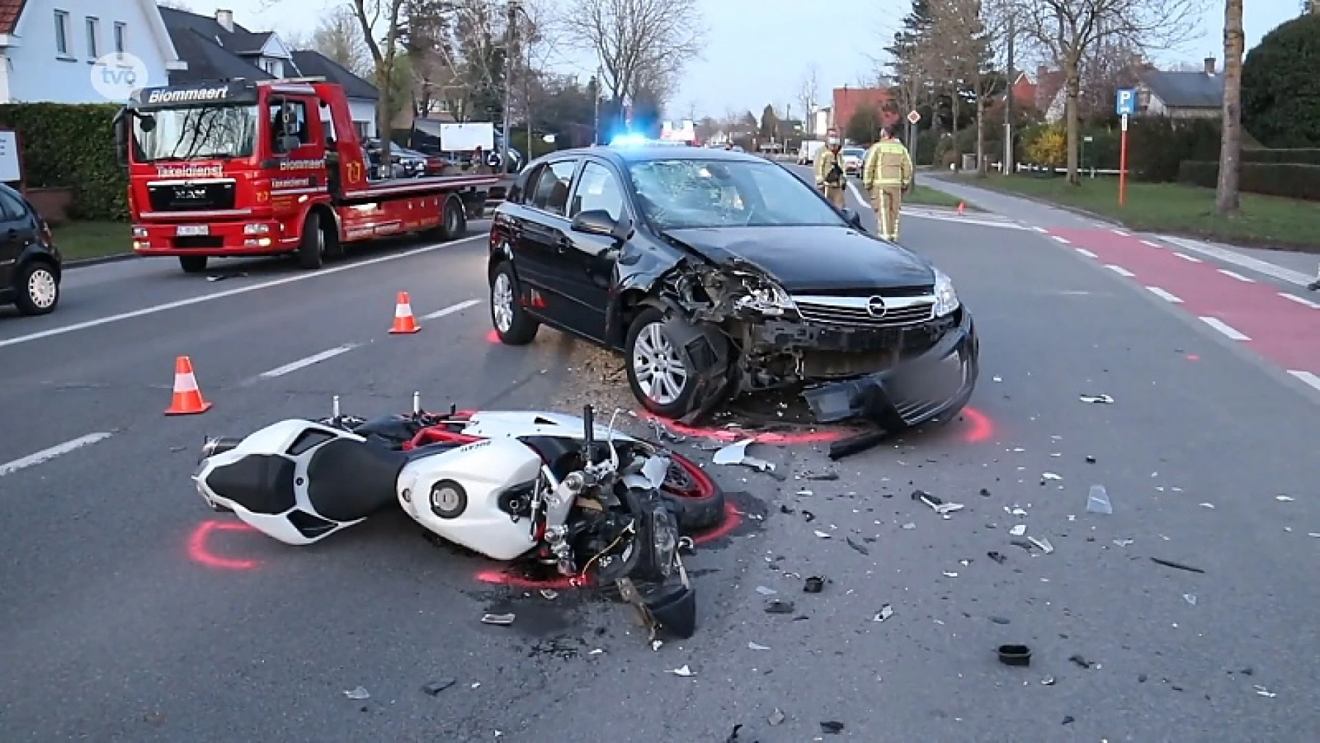 Motorrijder zwaargewond na aanrijding met auto in Berlare