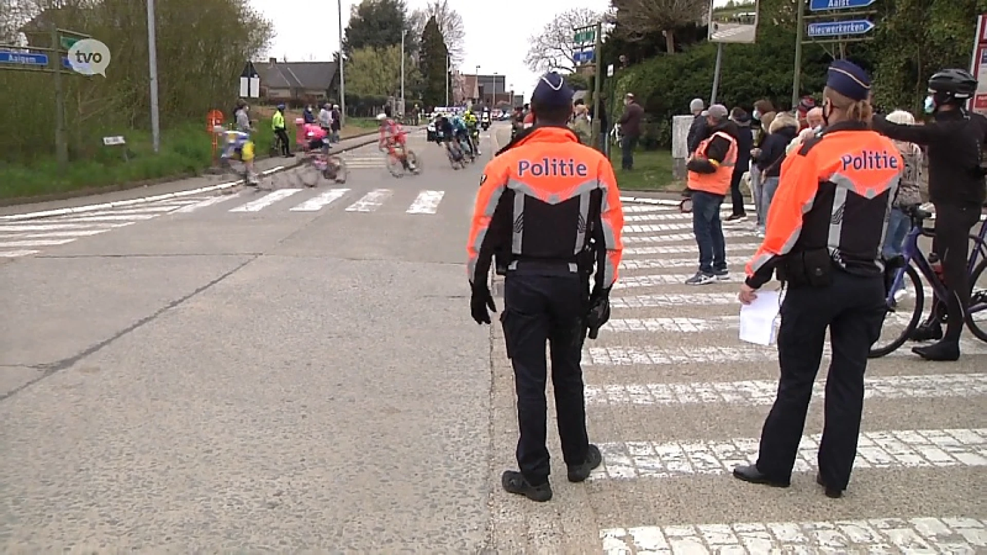 Wielersupporters blijven massaal thuis tijdens Ronde van Vlaanderen