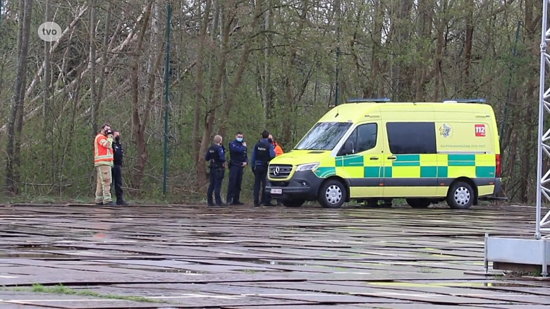 Helikopter en bootjes ingezet op zoek naar vermiste vrouw aan jaagpad Dender