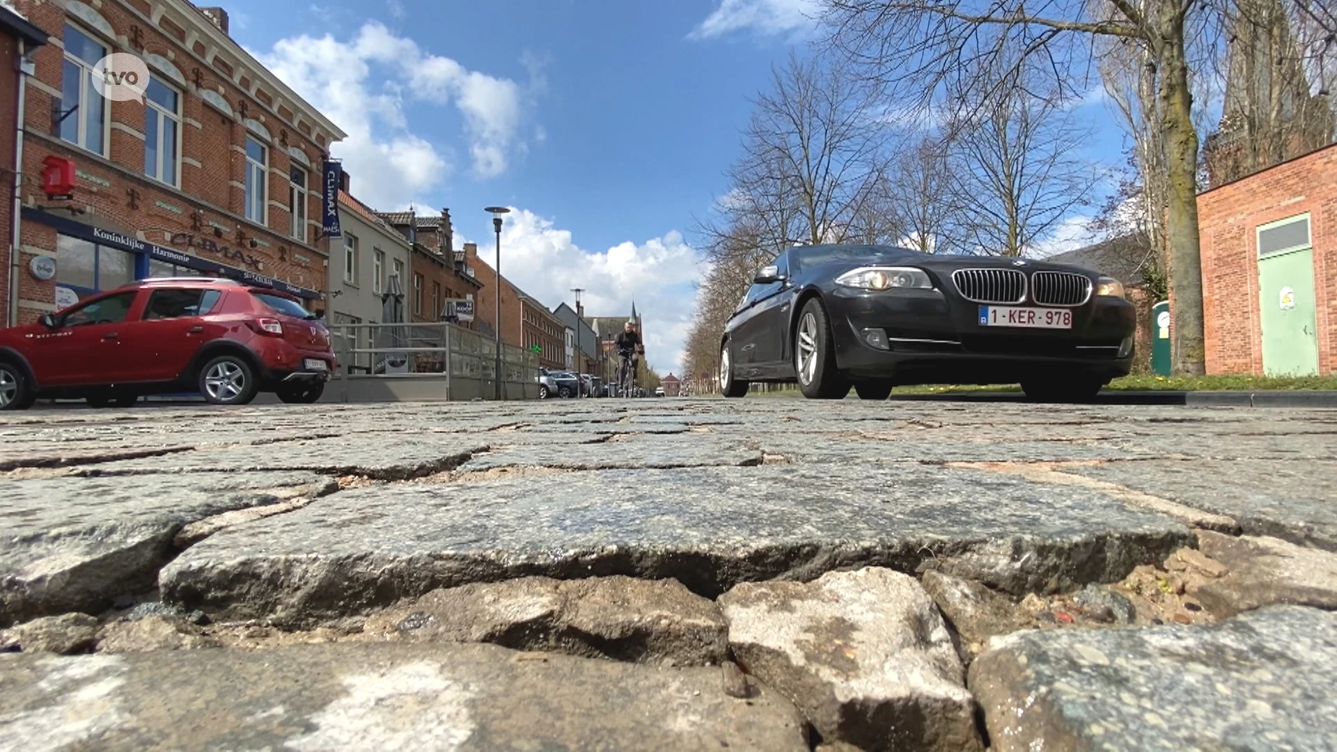 Beschermde kasseien in Sinaai blijven voor problemen zorgen