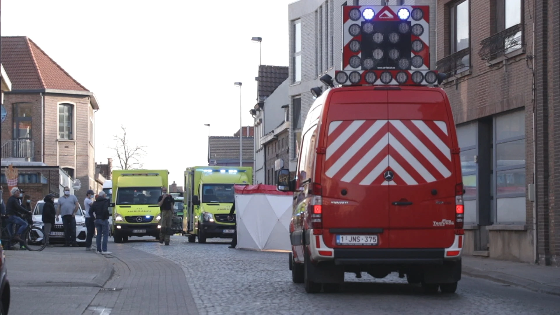 Auto rijdt tegen scooter in Bazel, twee opzittenden zwaargewond