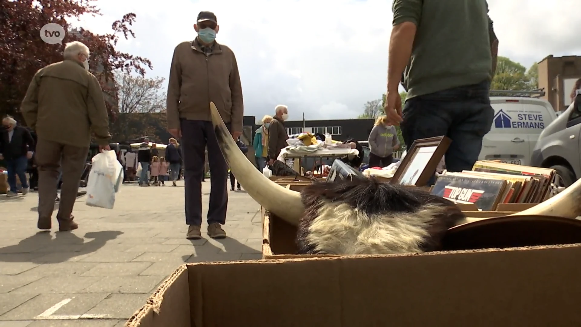 Rommelmarkten mogen weer: snuisteraars op post in Lokeren