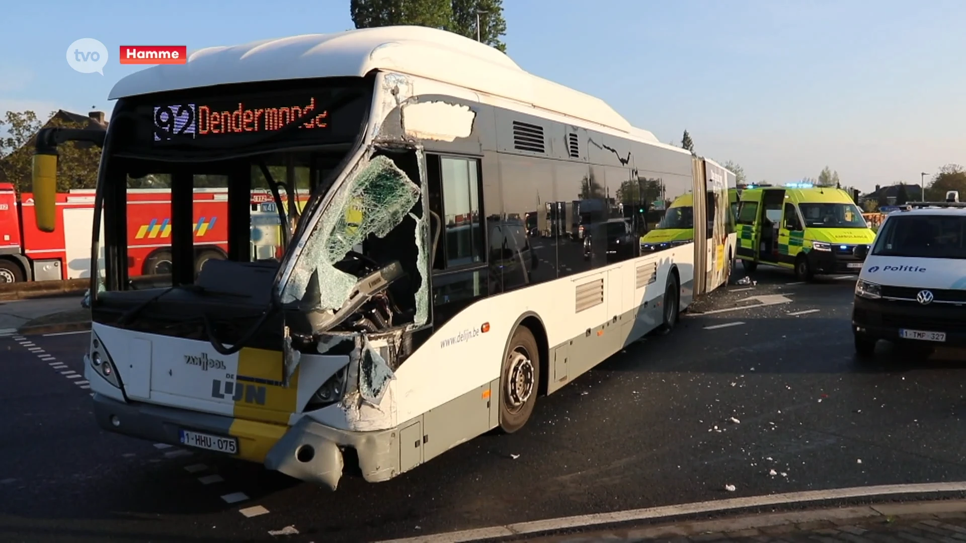 Lijnbus en vrachtwagen botsen op N41, verkeer loopt helemaal vast