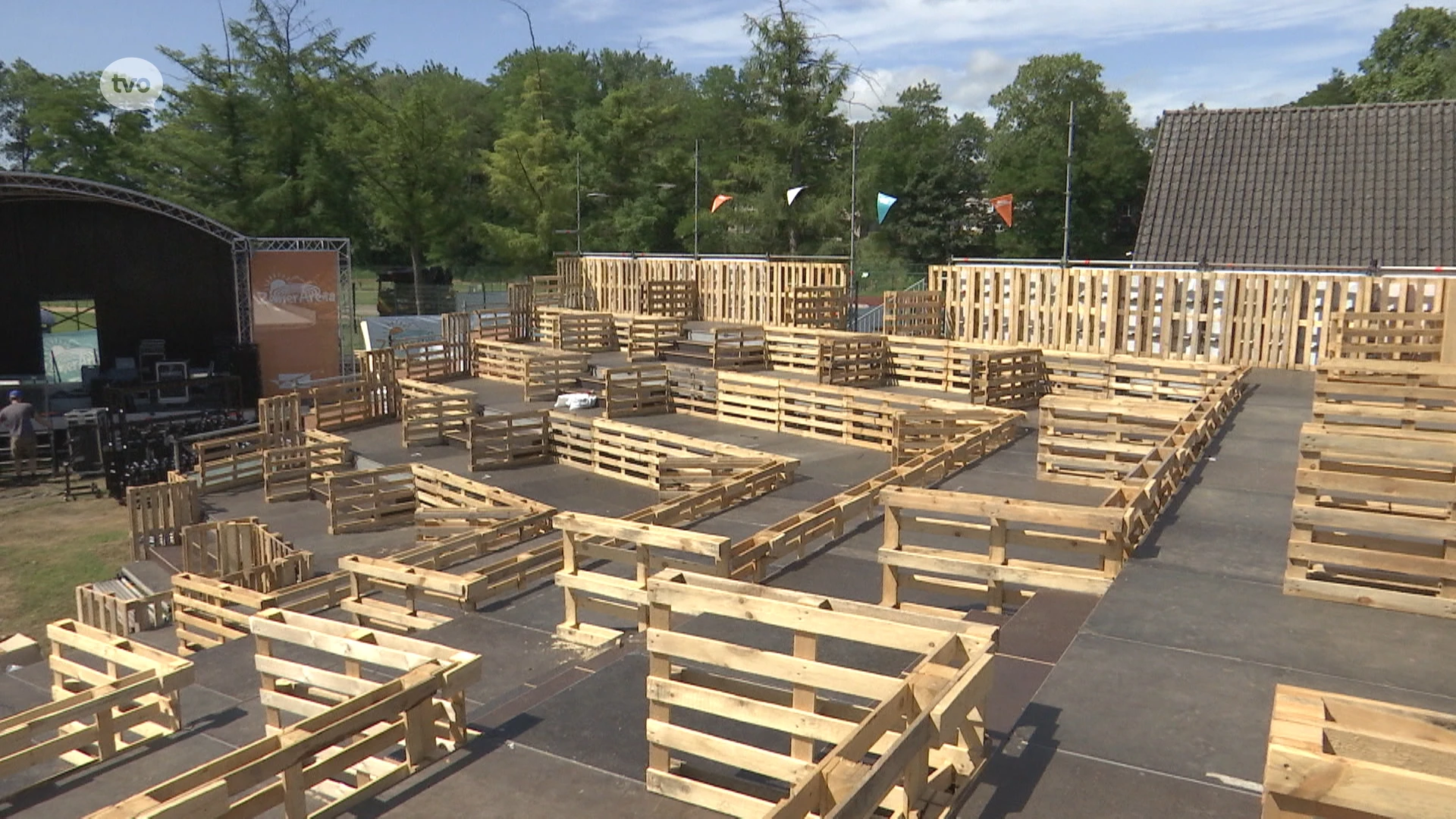 Geraardsbergen bouwt indrukwekkende zomerarena voor optredens