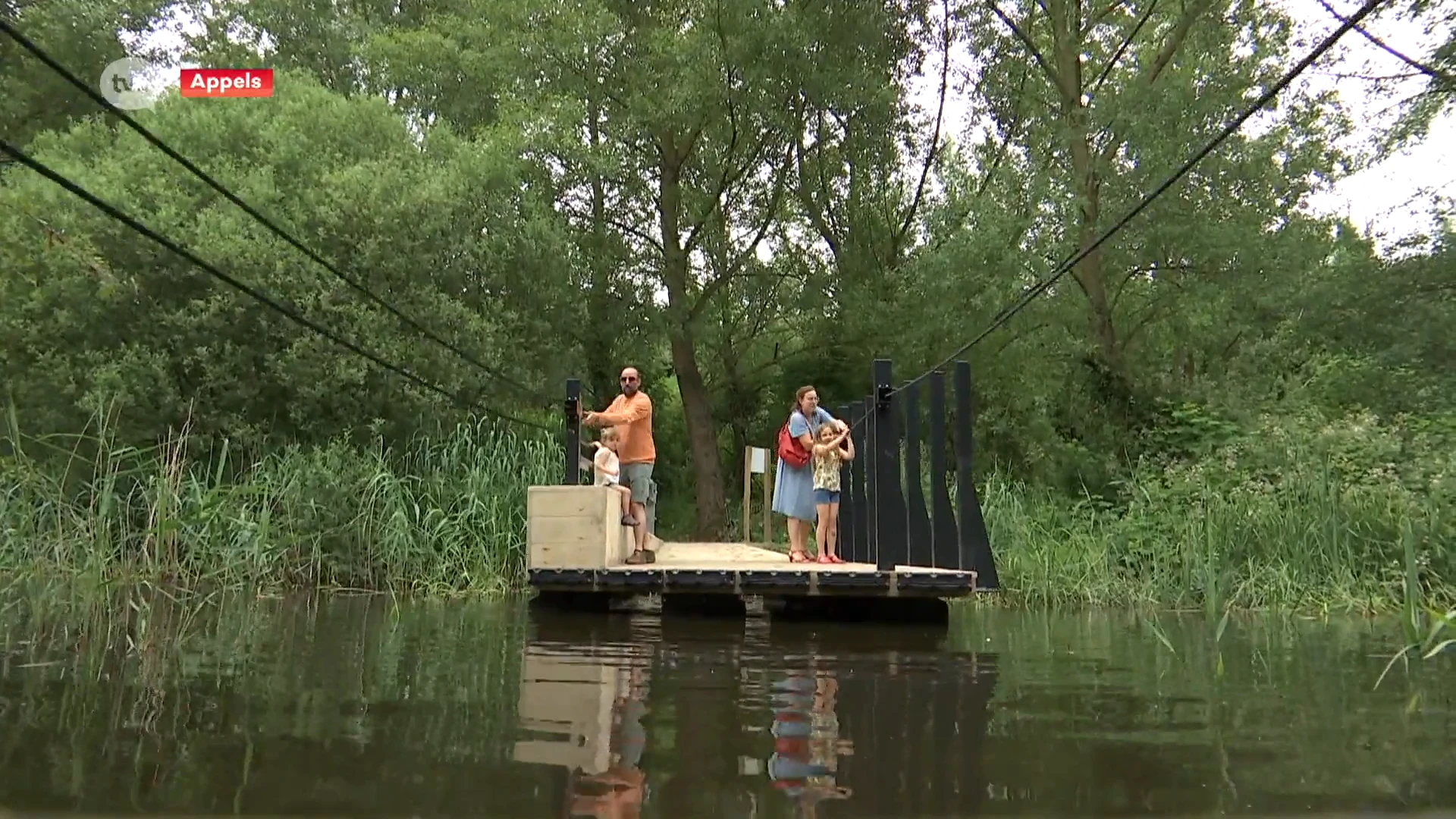 Oude Schelde in Appels oversteken met een trekveer